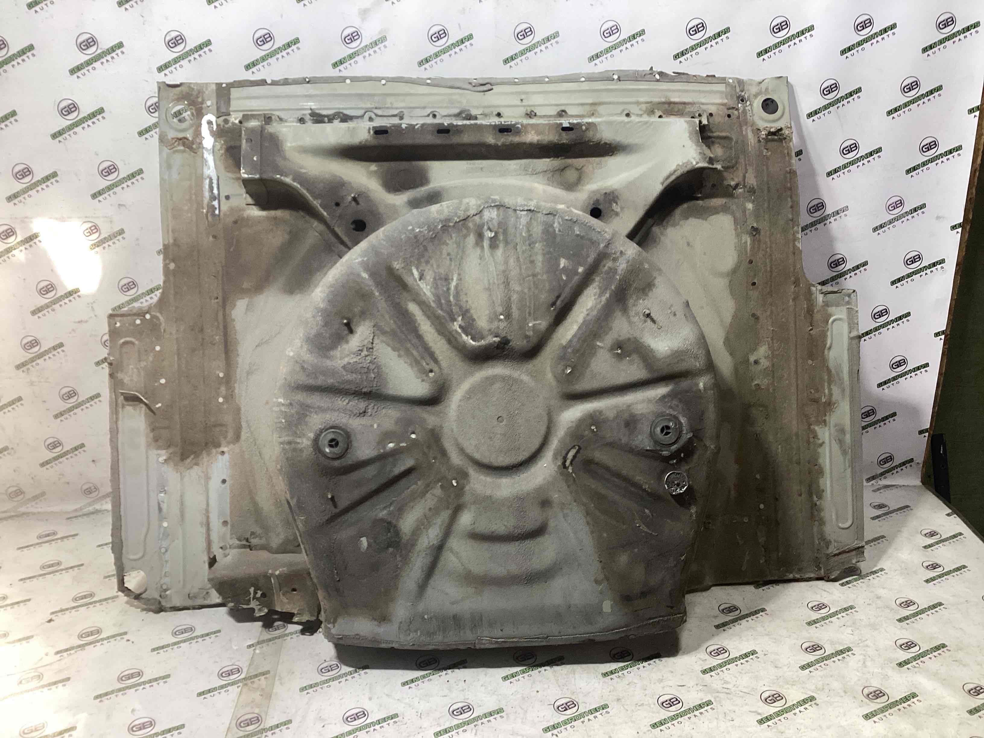 Корито багажника