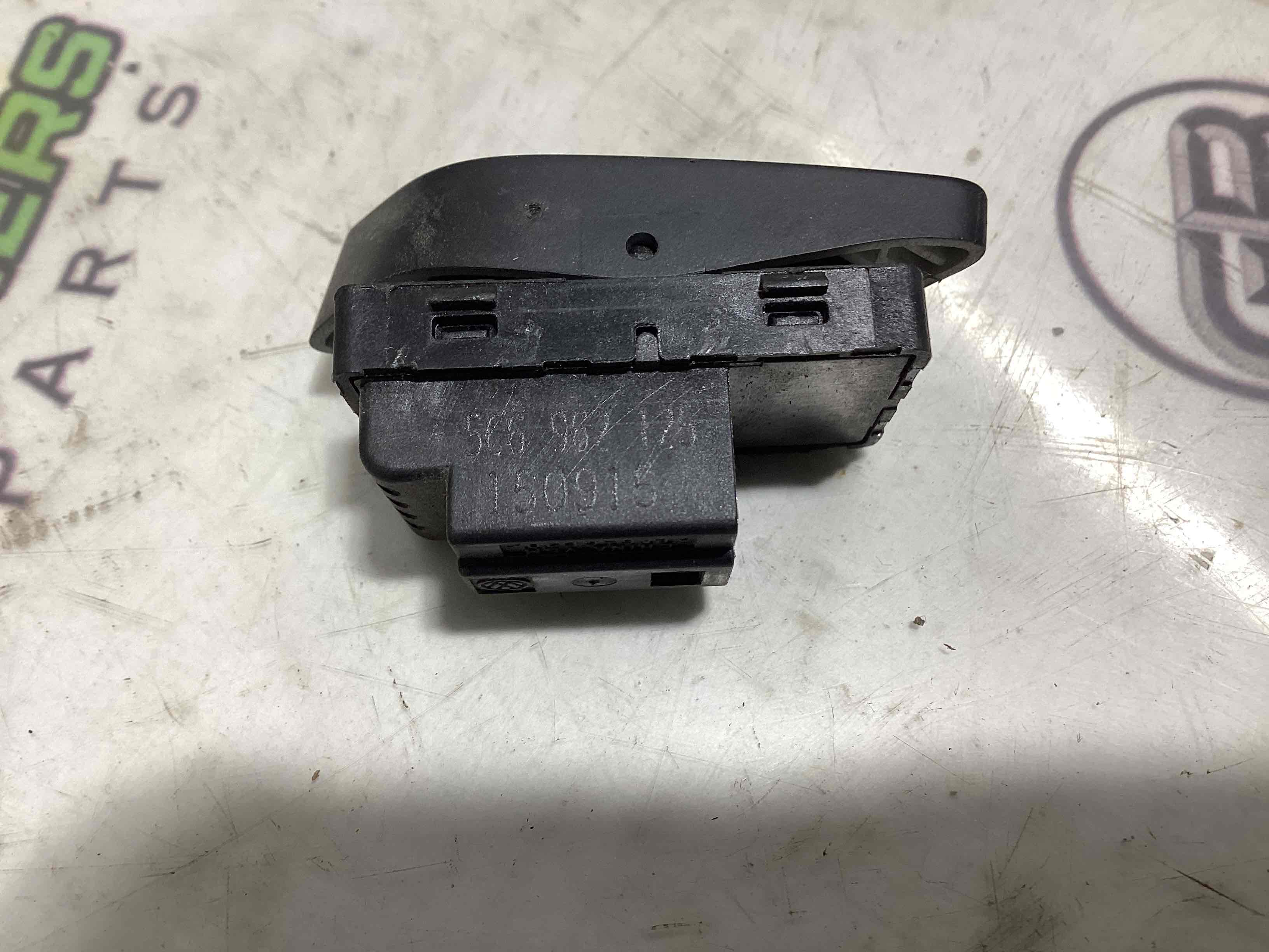 Кнопка центрального замку