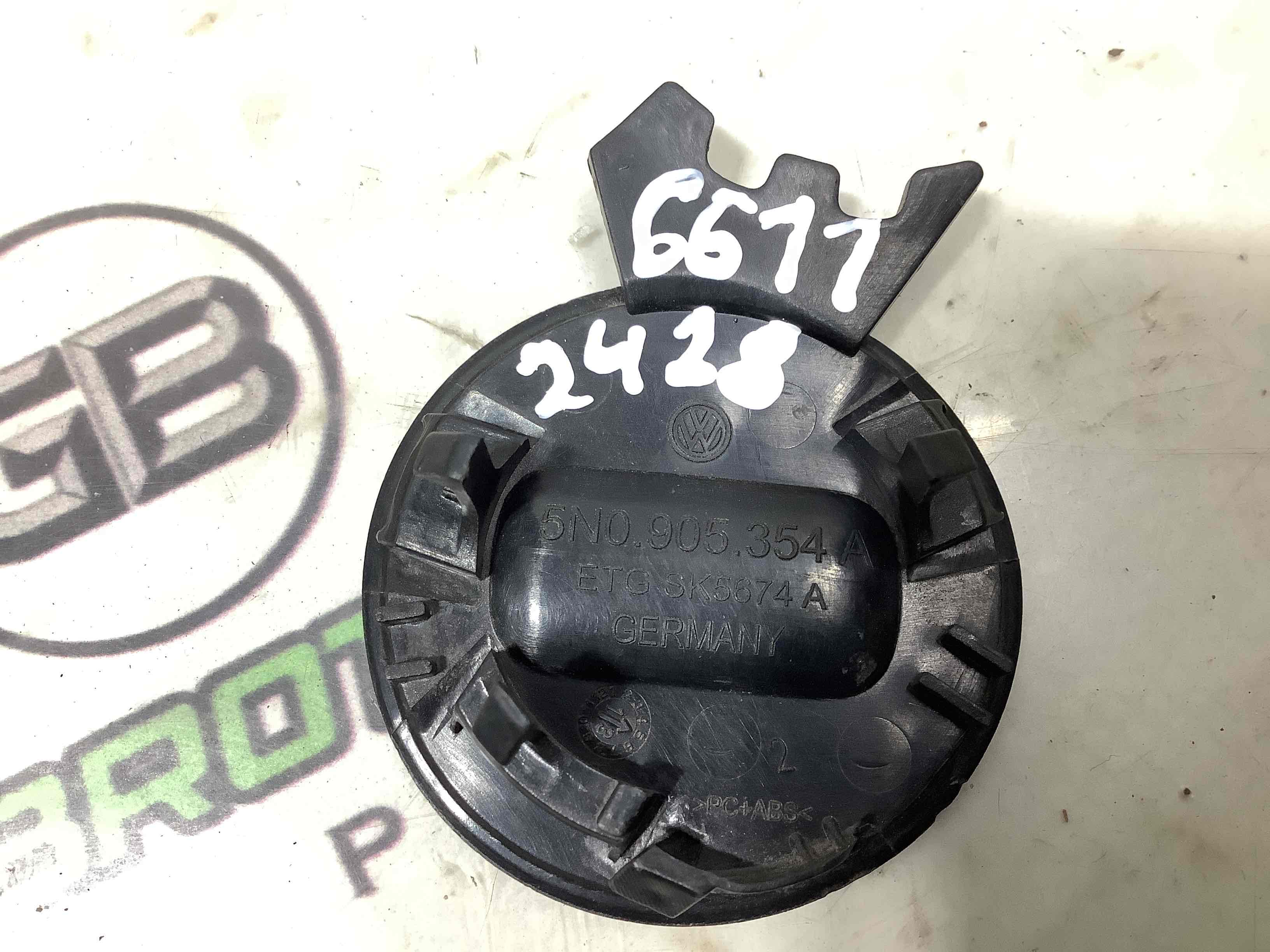 Заглушка, вставка решітка в бампер