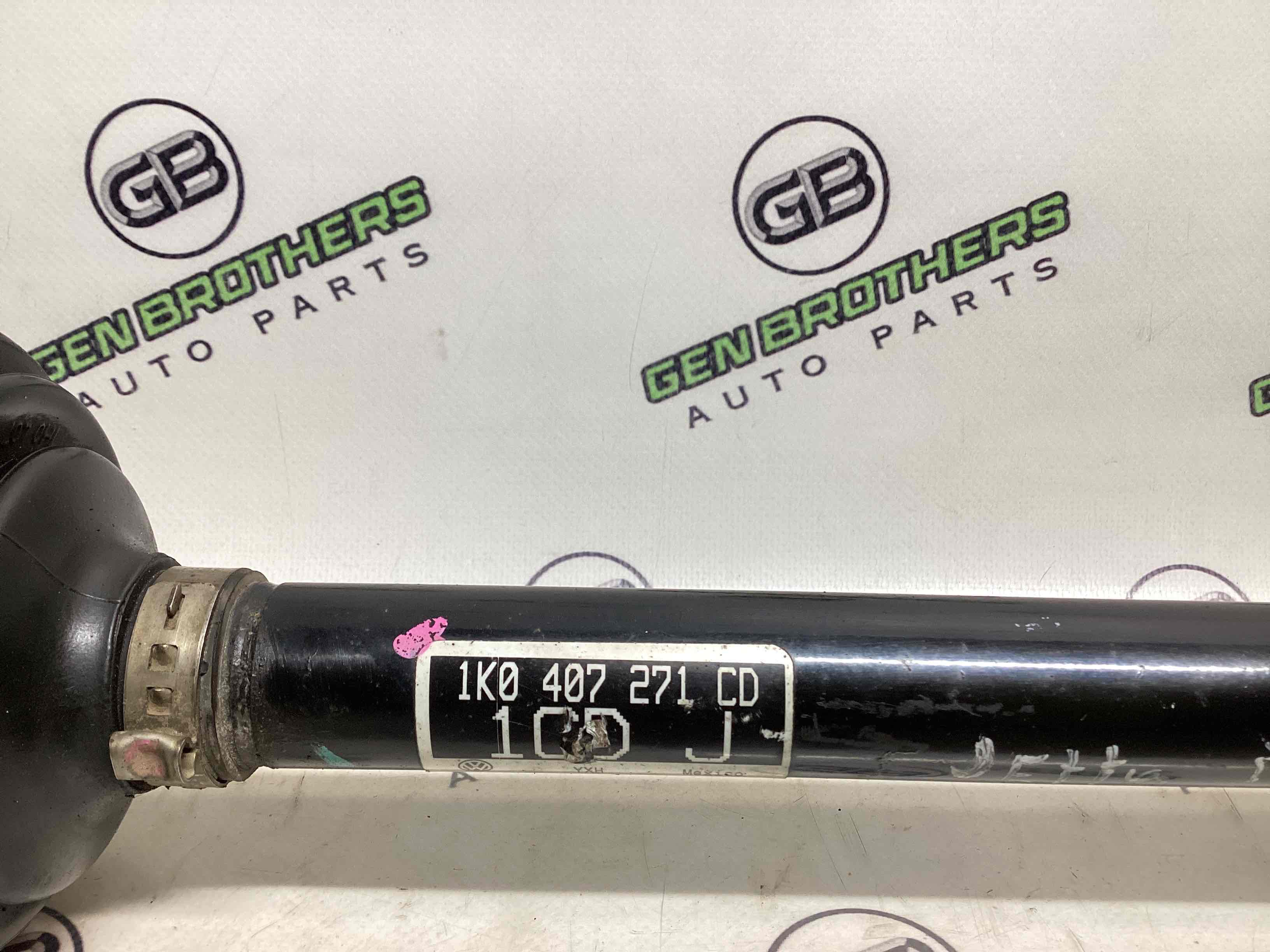 Піввісь передня ліва привідний вал, ШРУС