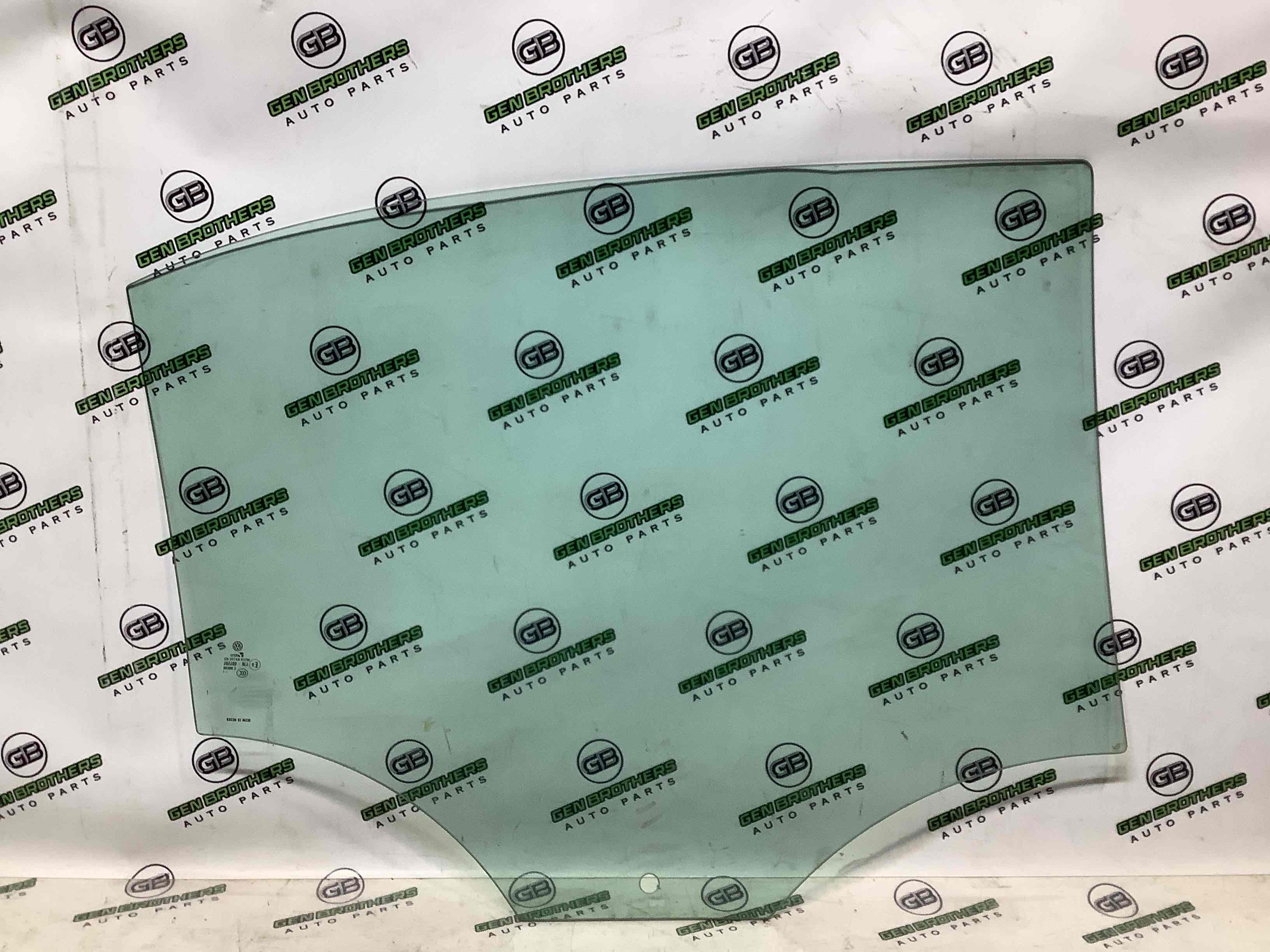 Скло заднє ліве