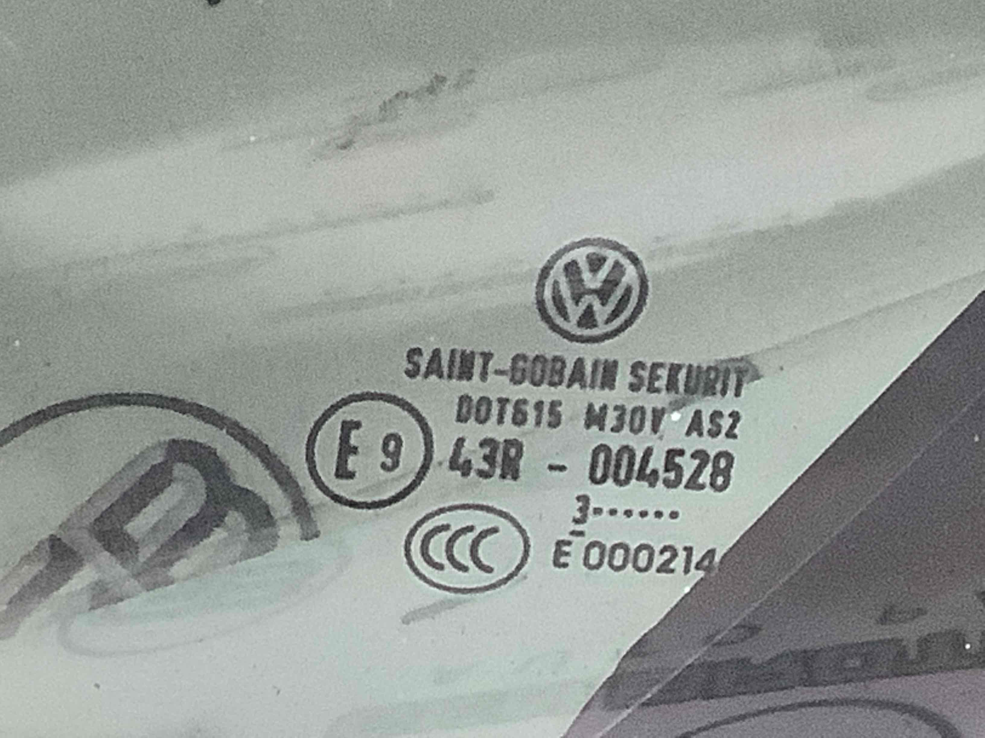 Скло дверей трикутник кватирка