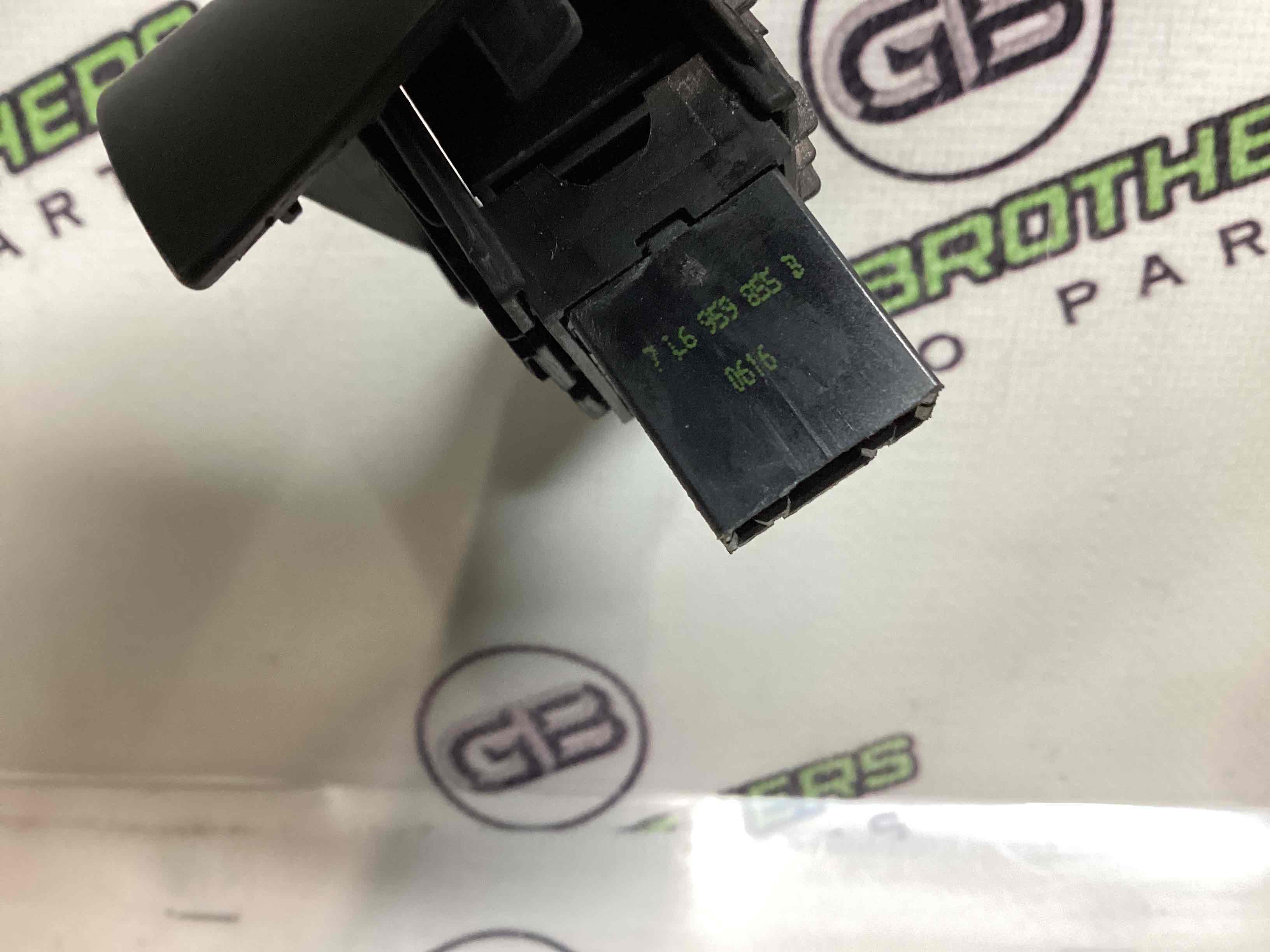 Кнопки керування склопідйомниками