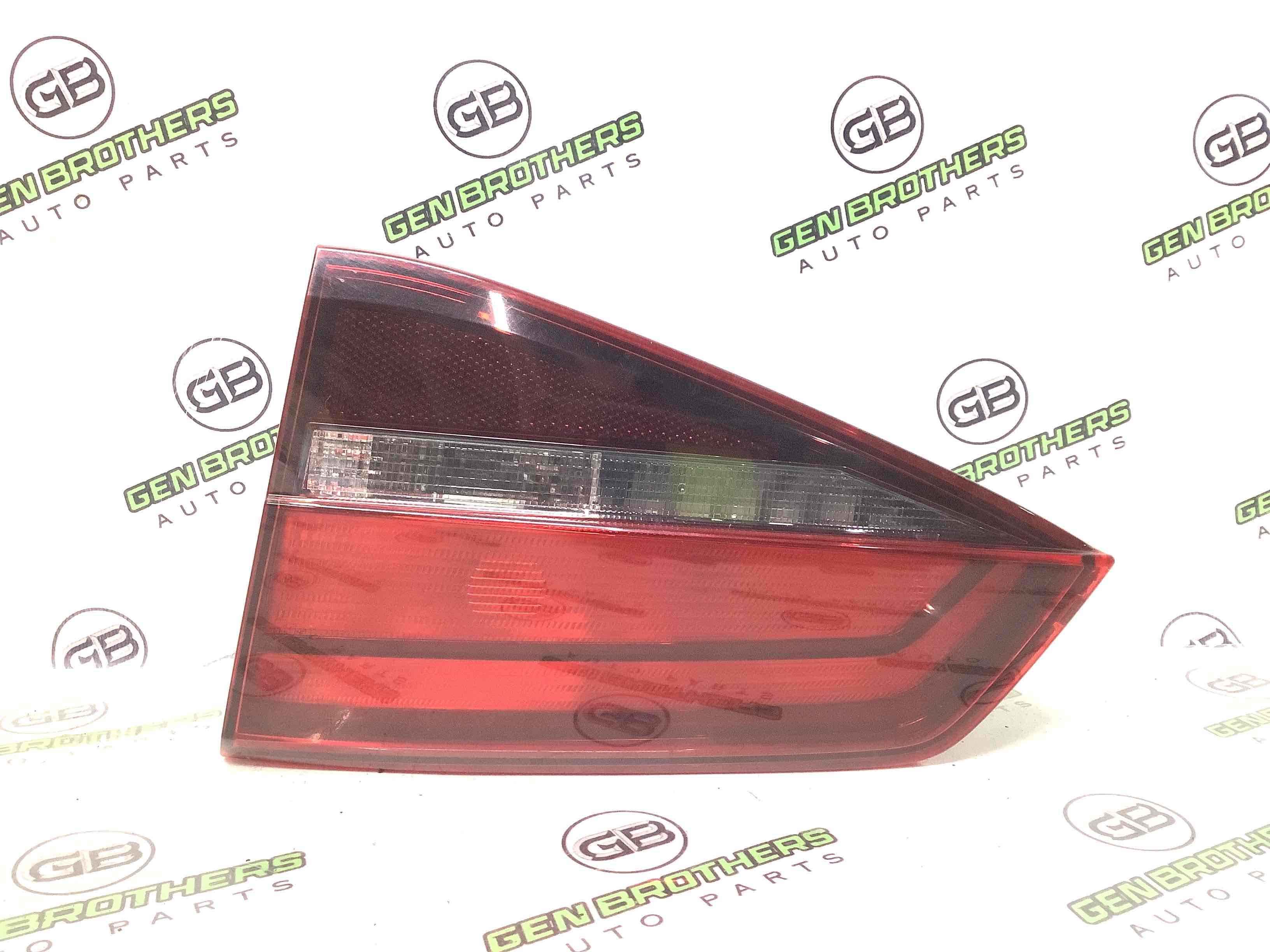 Ліхтар задній правий