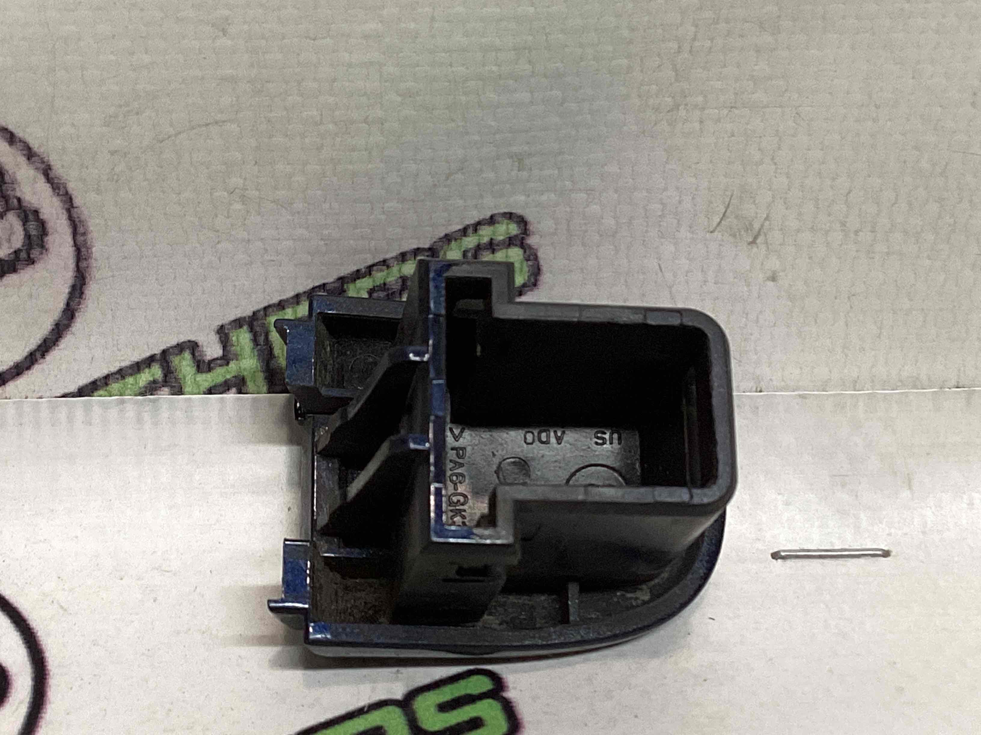 Заглушка ручки дверей