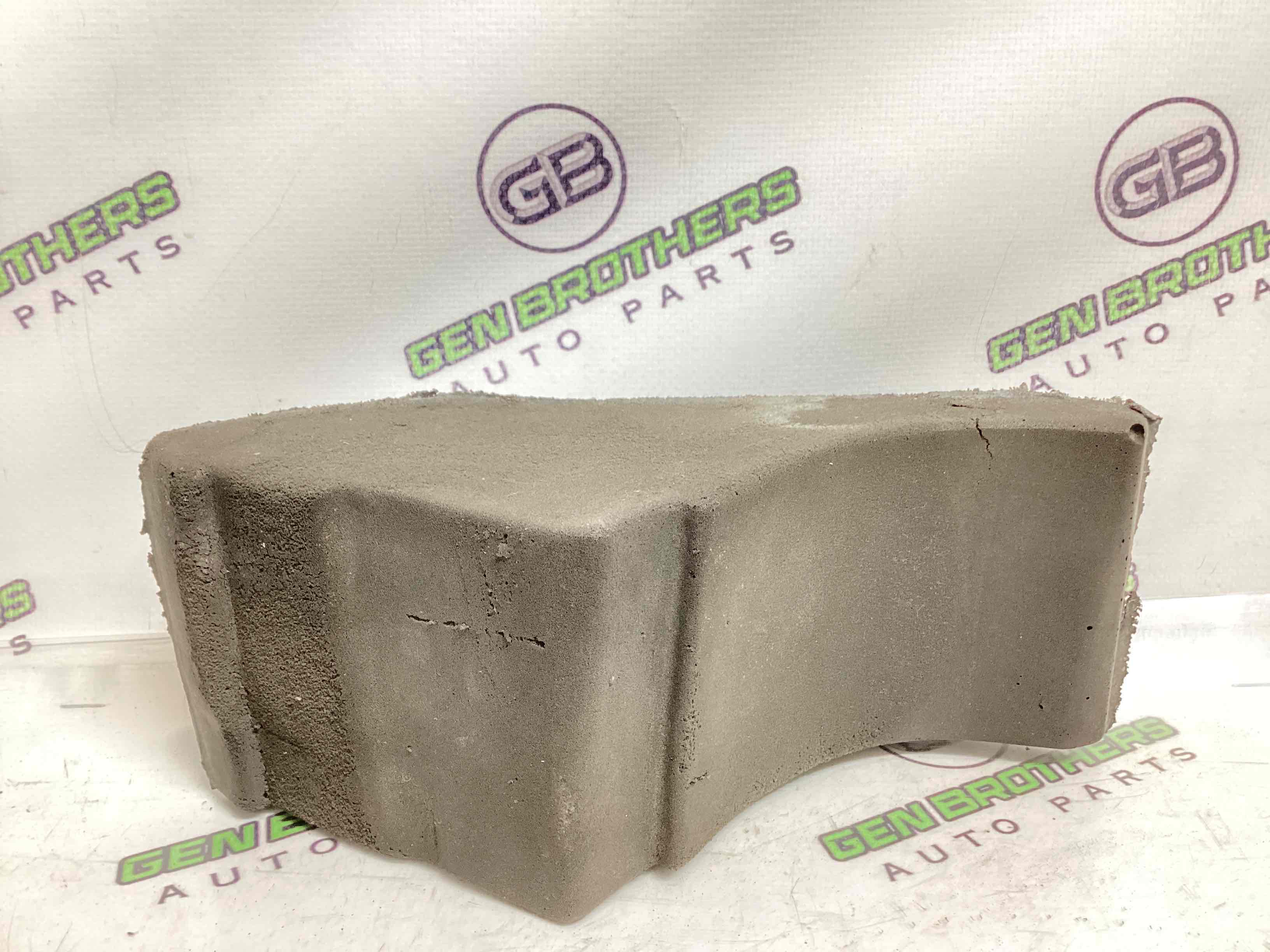 Ізолятор крила, ущільнювач та повітропровід крила