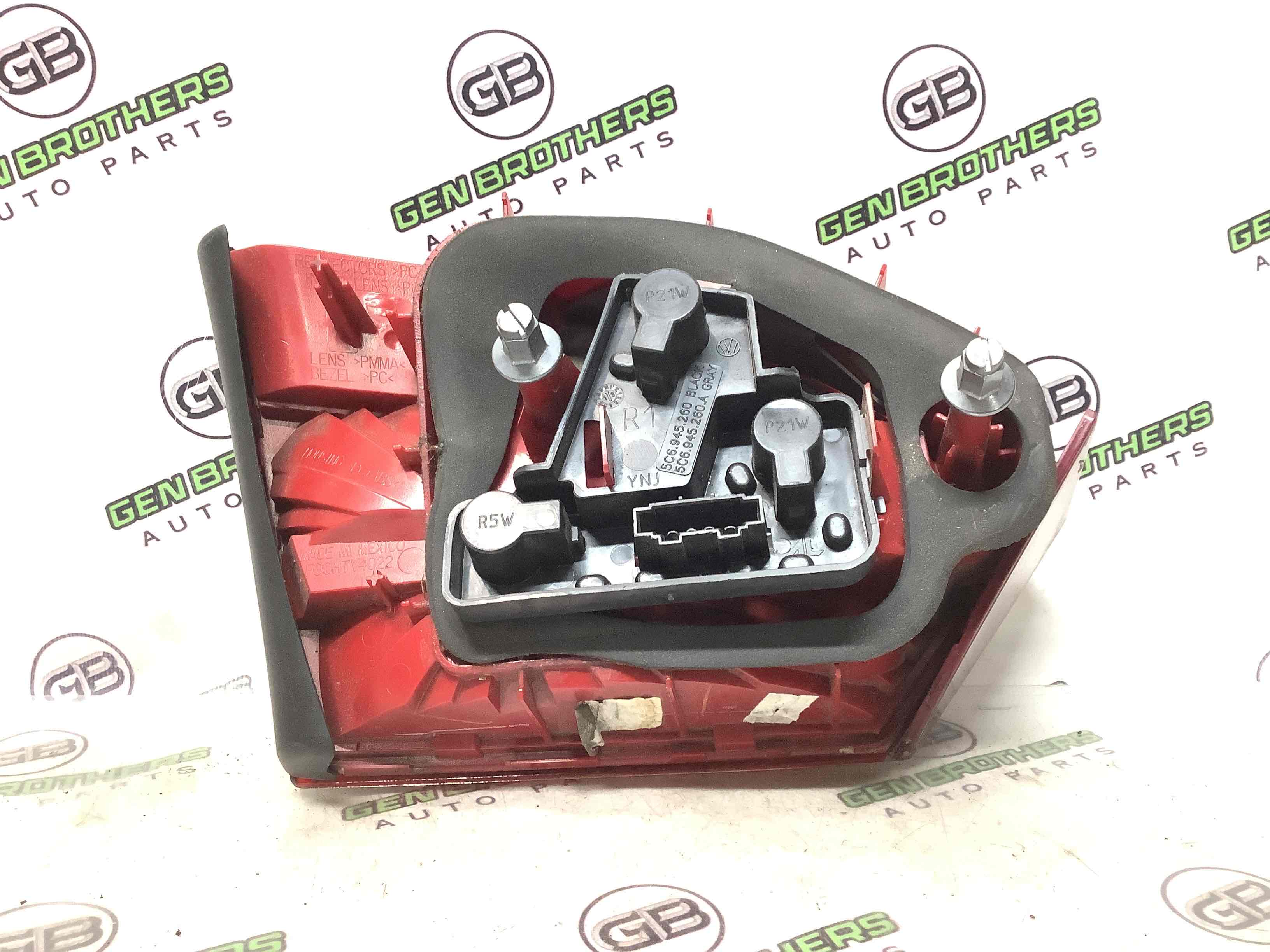 Ліхтар задній правий