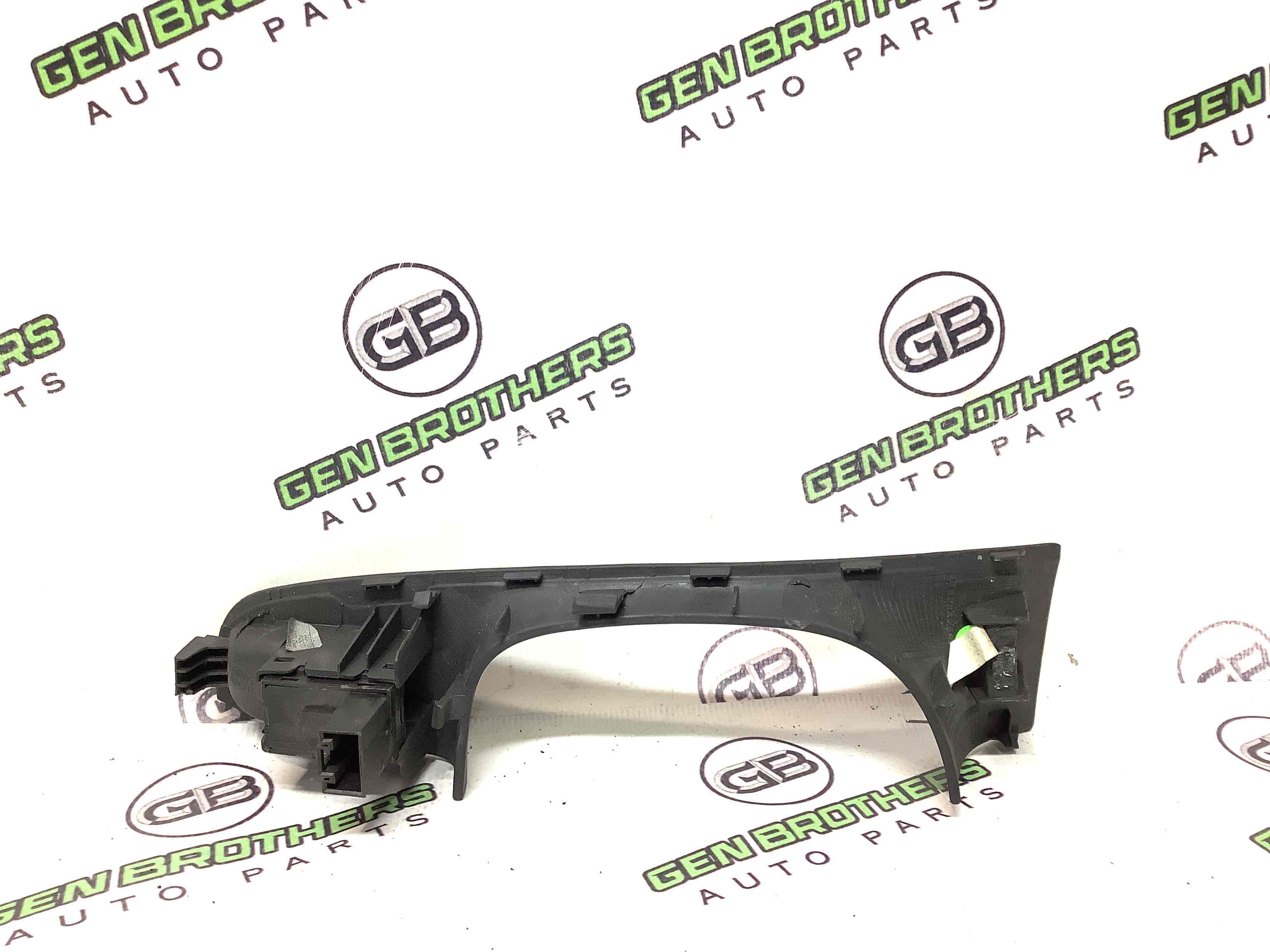 Кнопки керування склопідйомниками