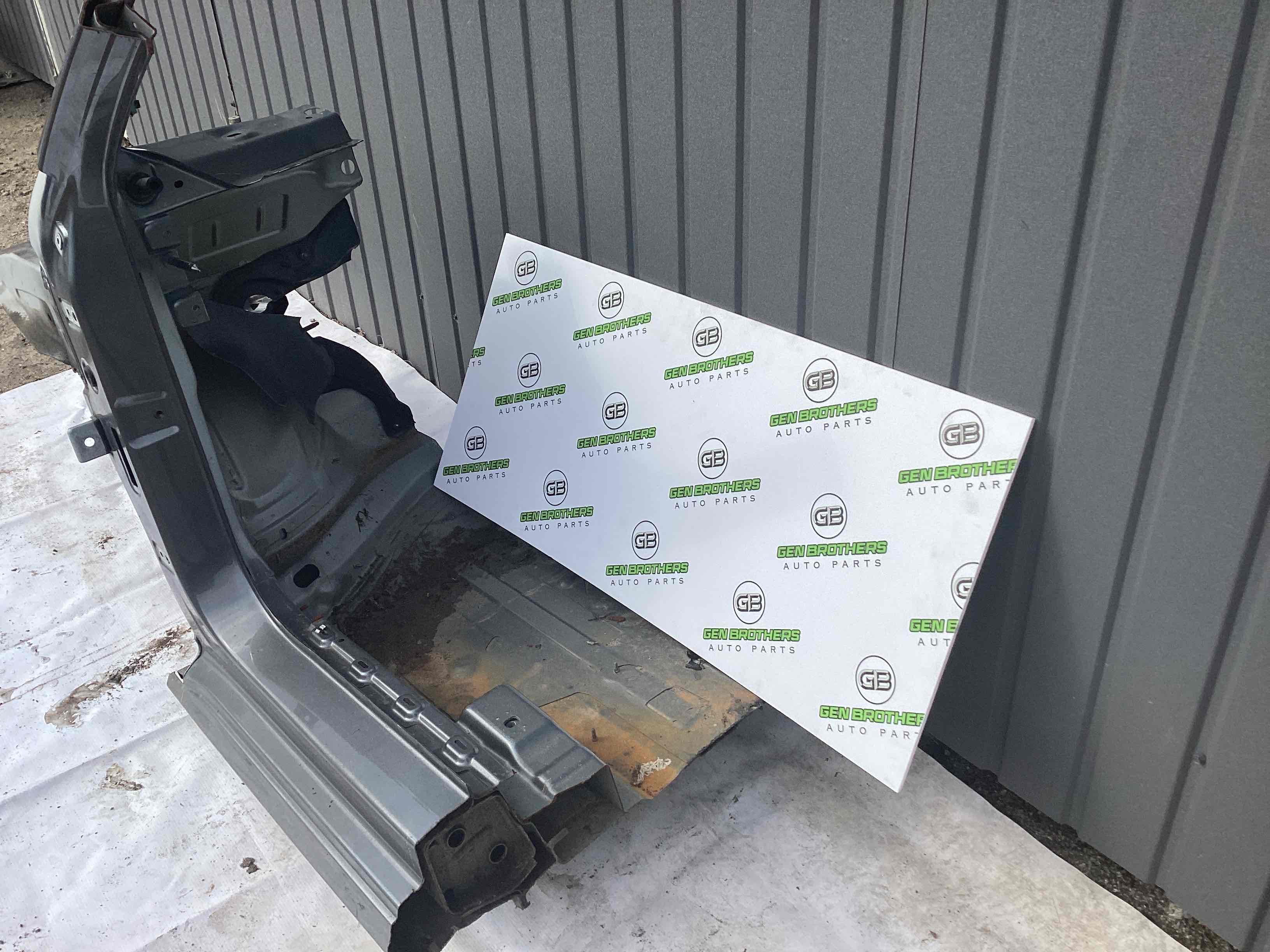 Чверть передня ліва