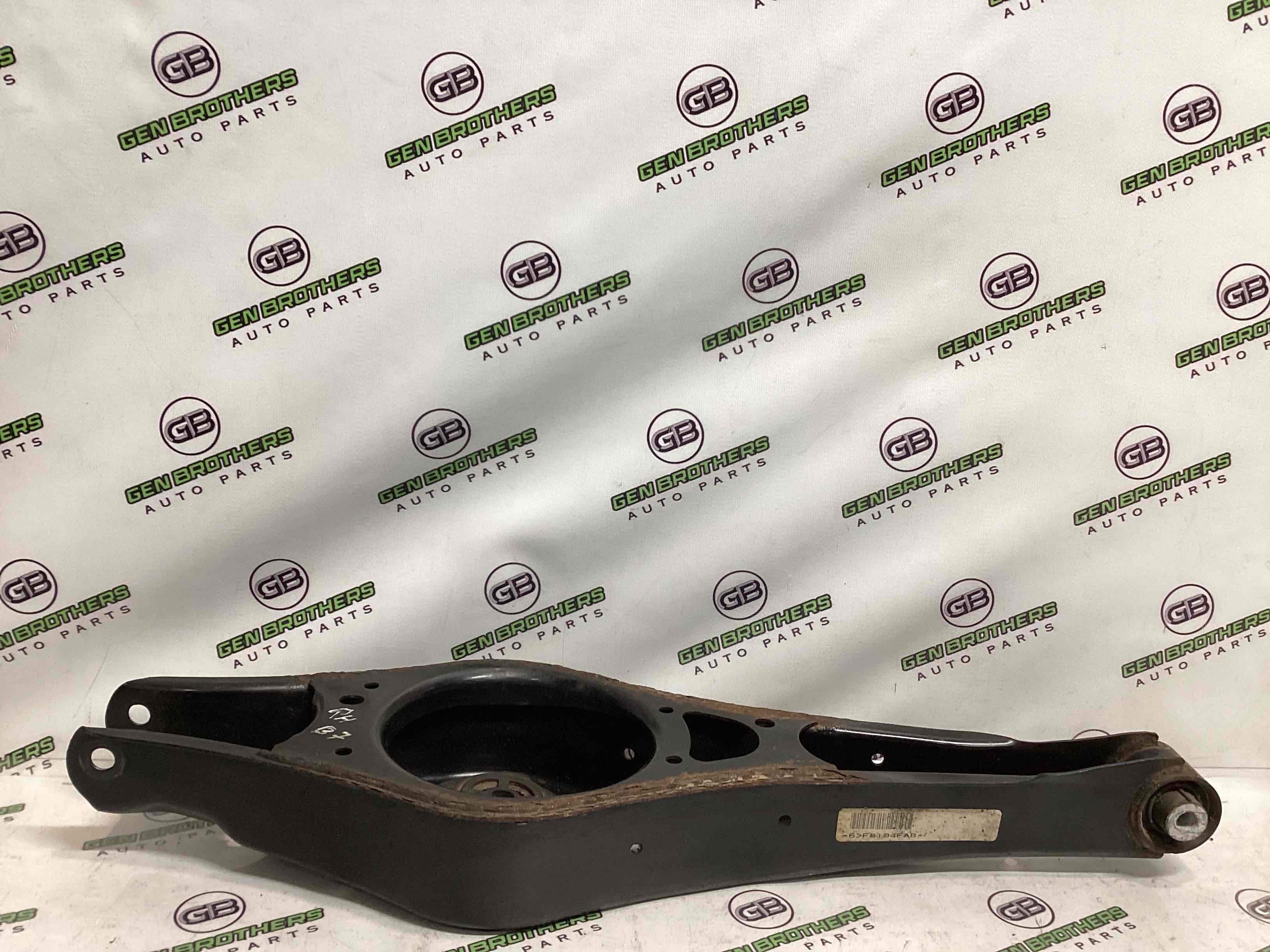 Важіль задній правий