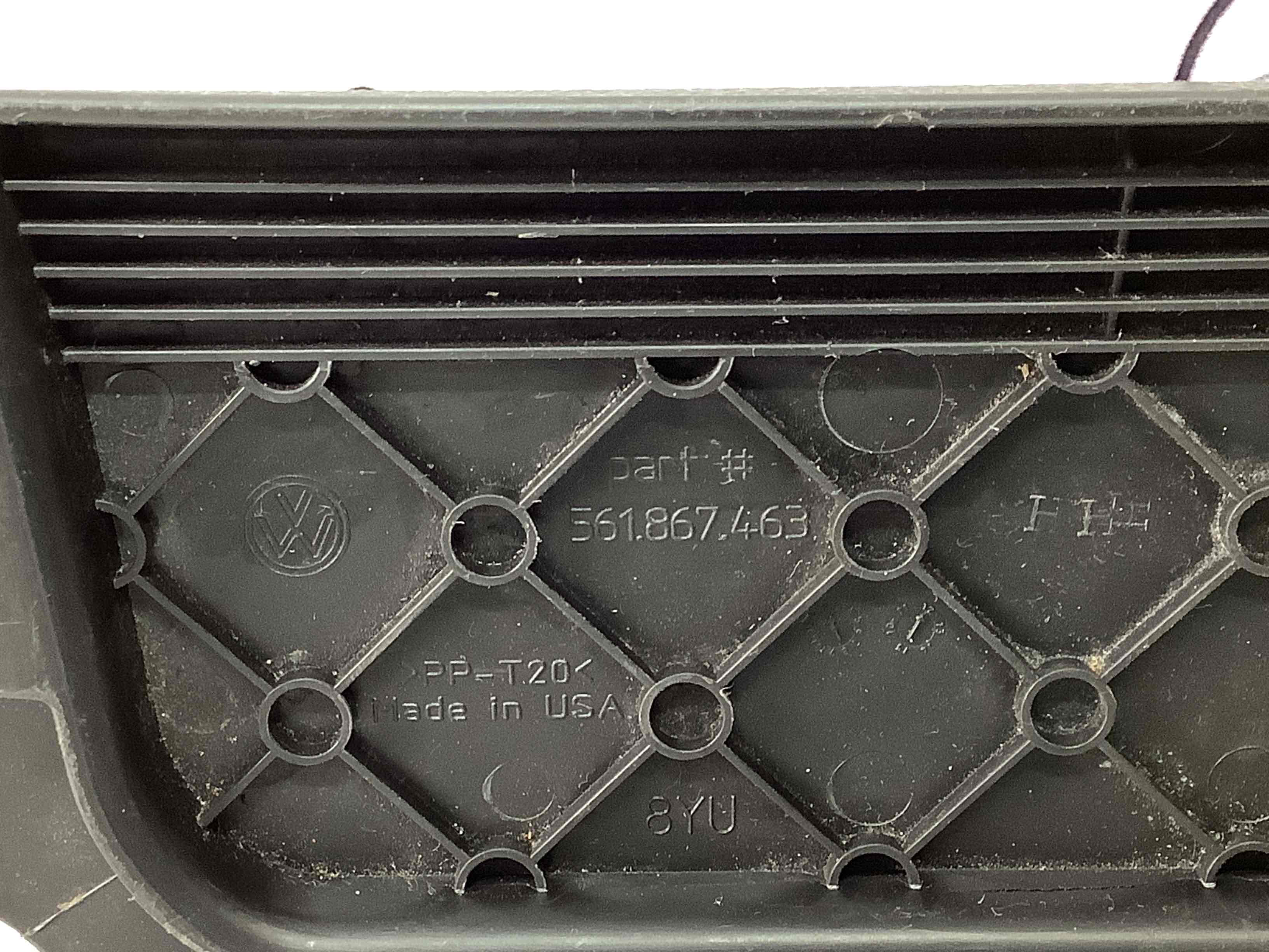 Елементи оздоблення багажника