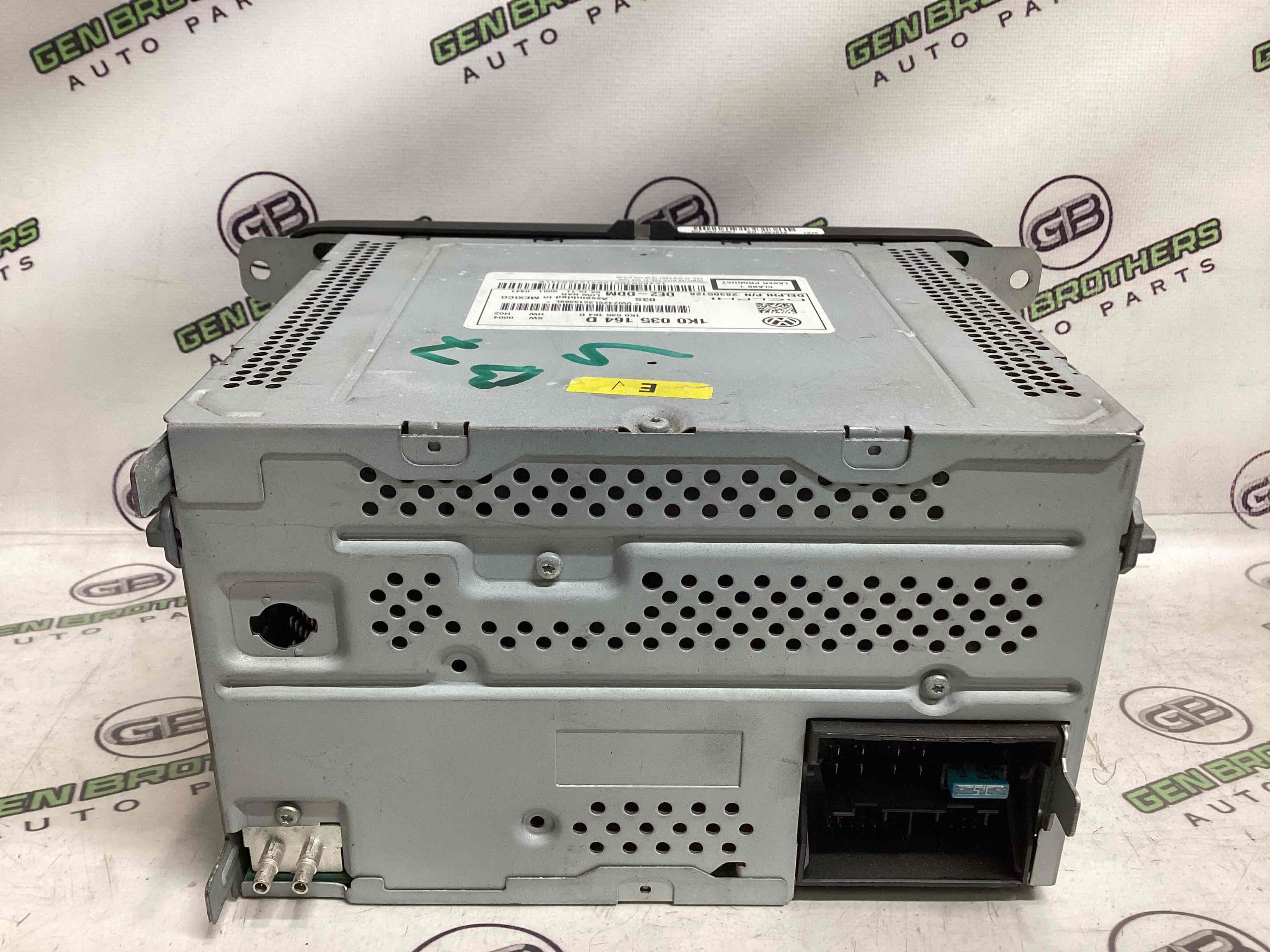 Блок радіо, зв'язку, магнітола, орган упр.