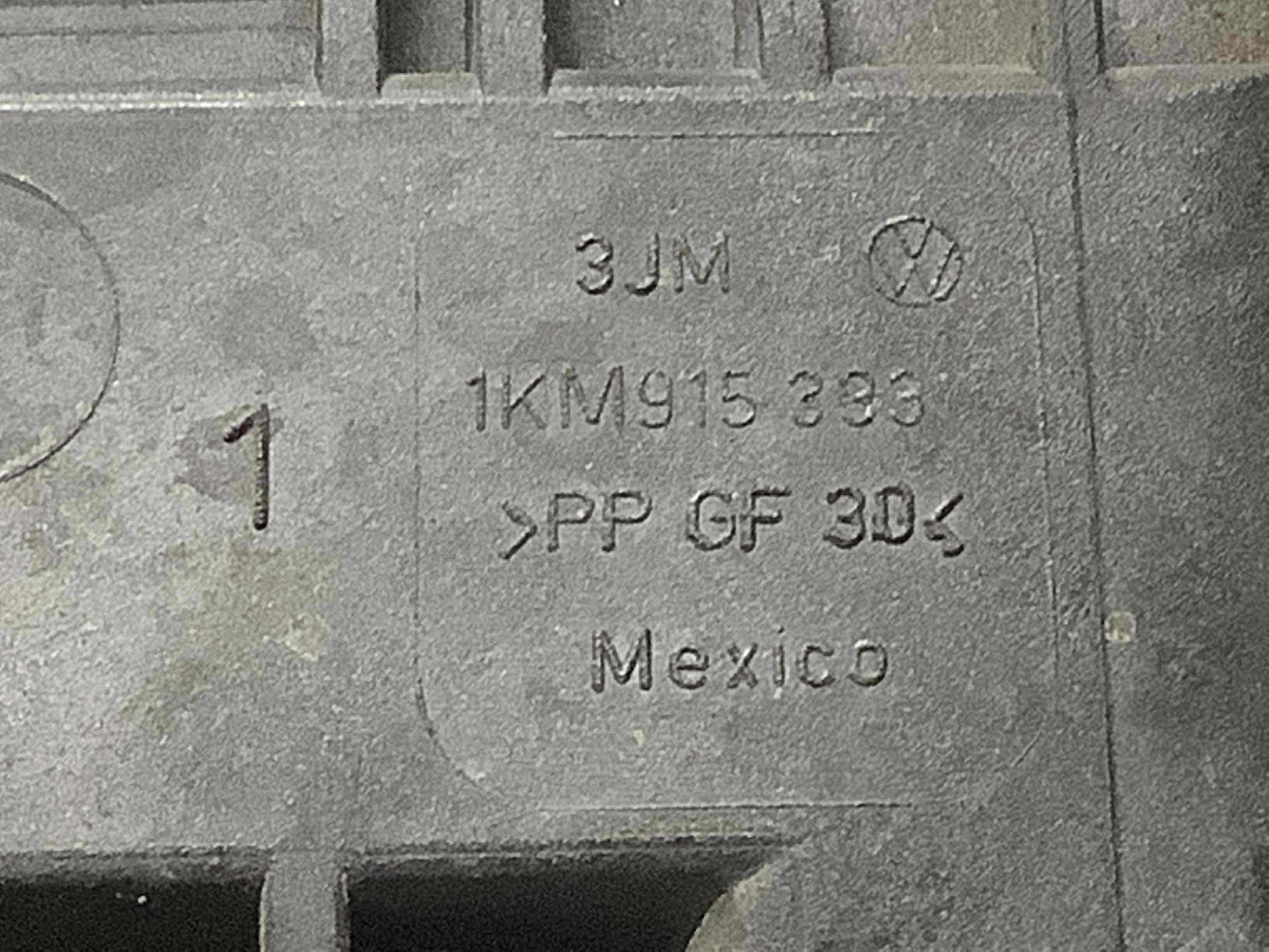 Полиця акумулятора, кришка, кріплення майданчик АКБ