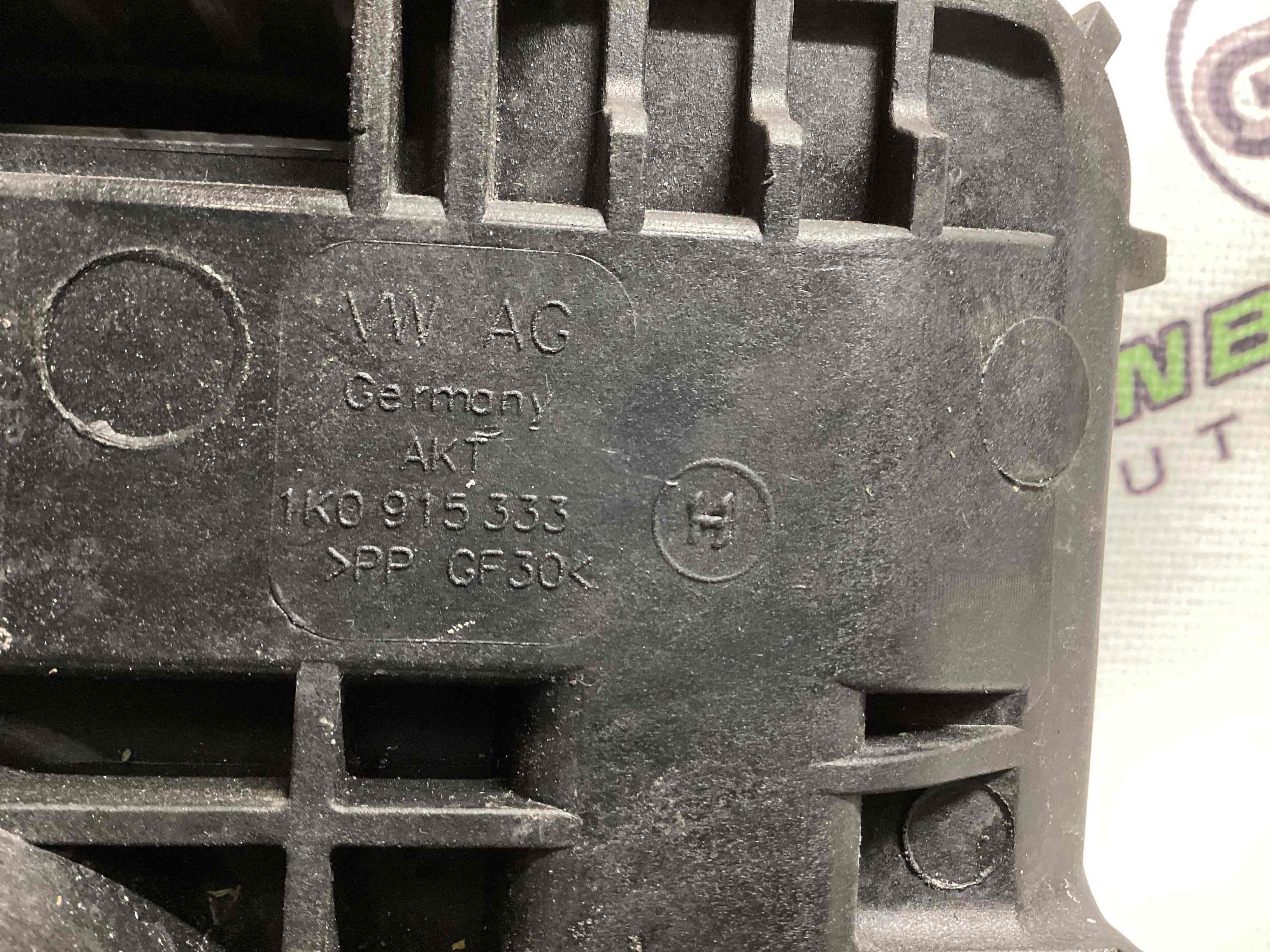 Полиця акумулятора, кришка, кріплення майданчик АКБ