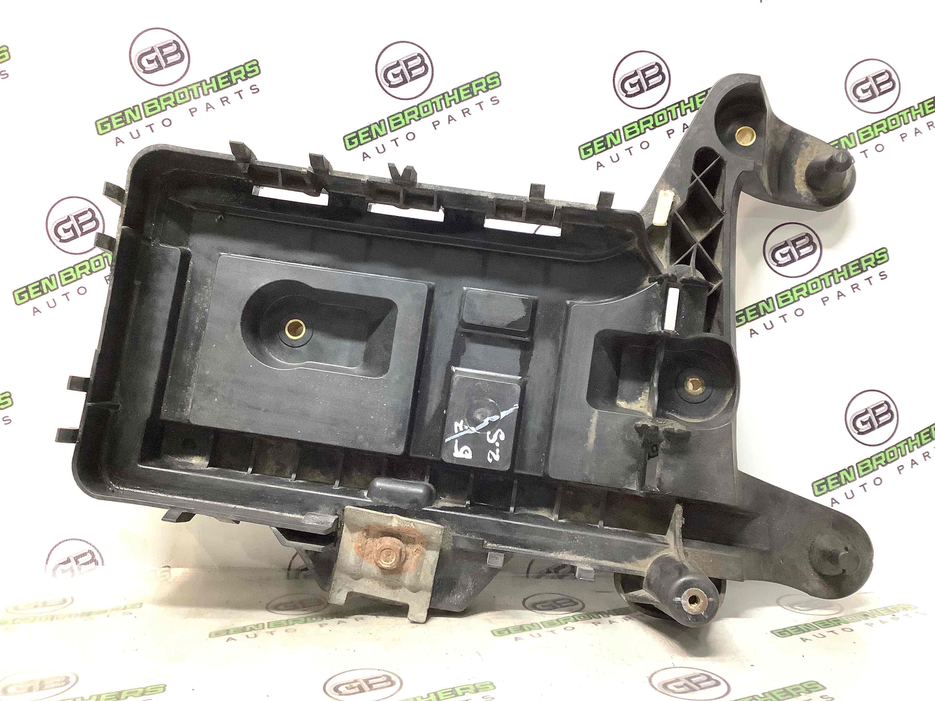 Полиця акумулятора, кришка, кріплення майданчик АКБ