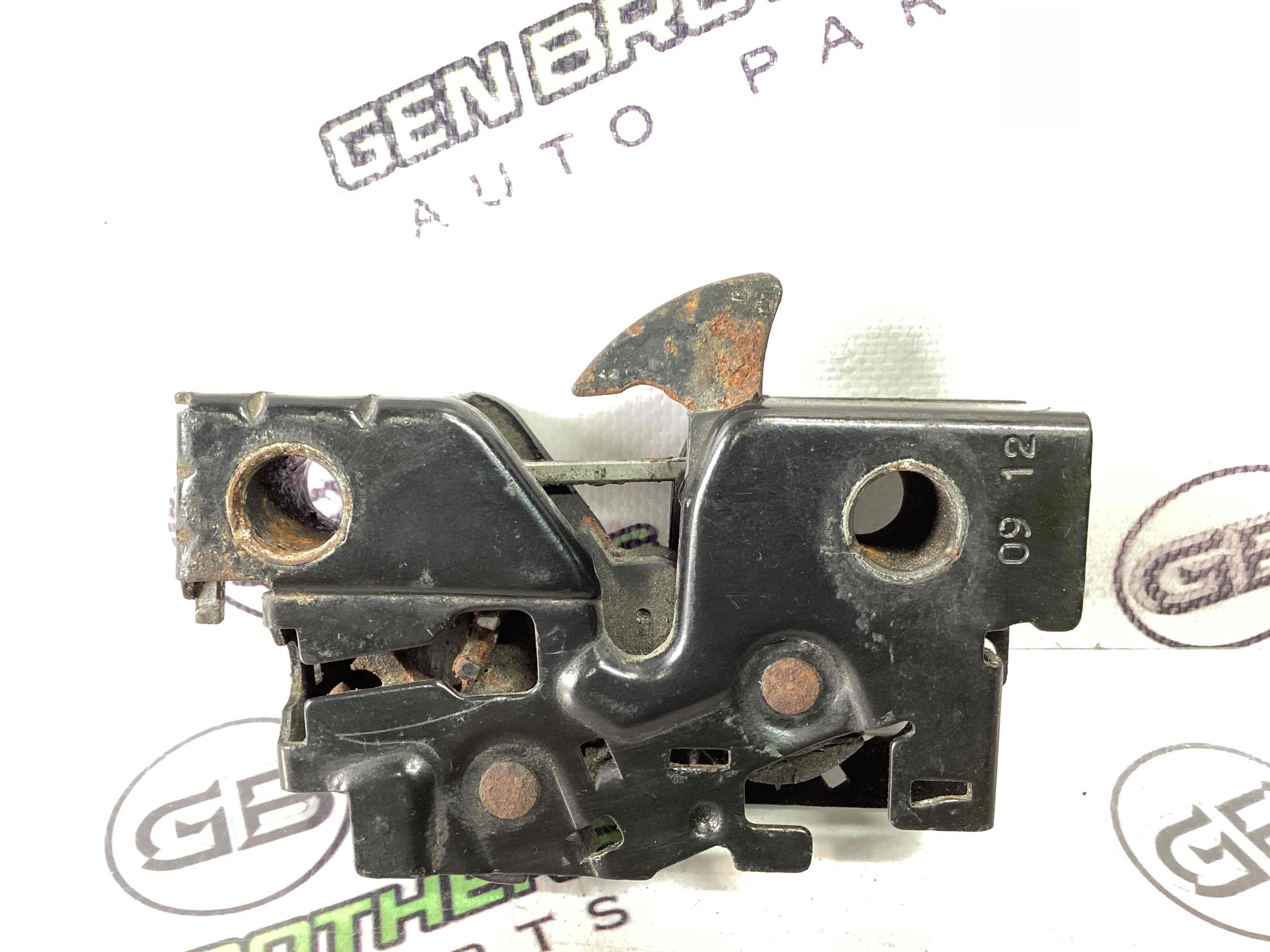 Замок капота, трос капота