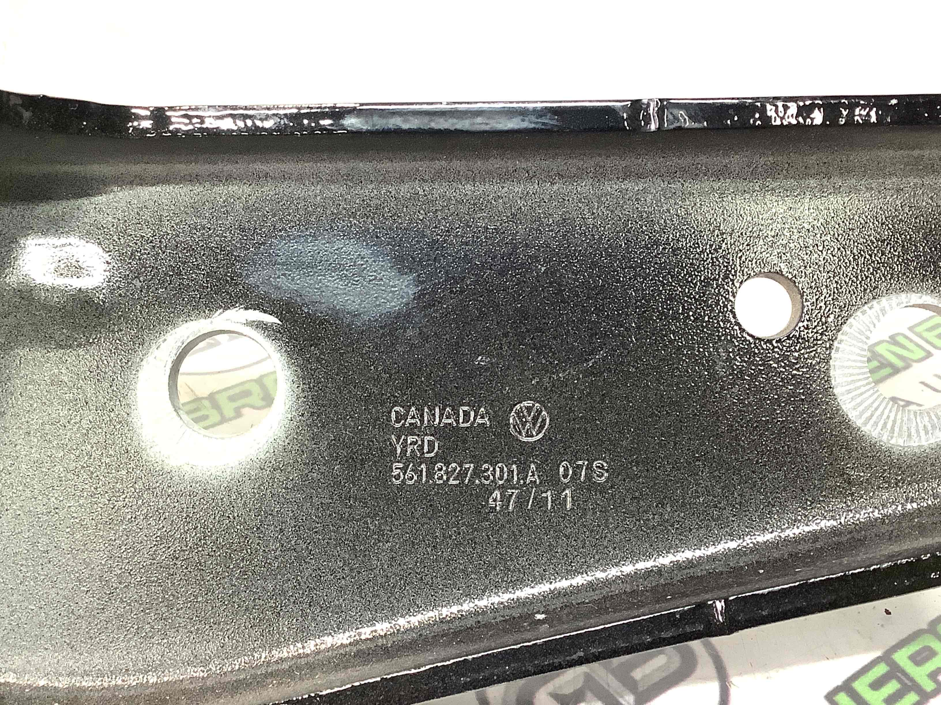 Петля кришки багажника, двері багажника