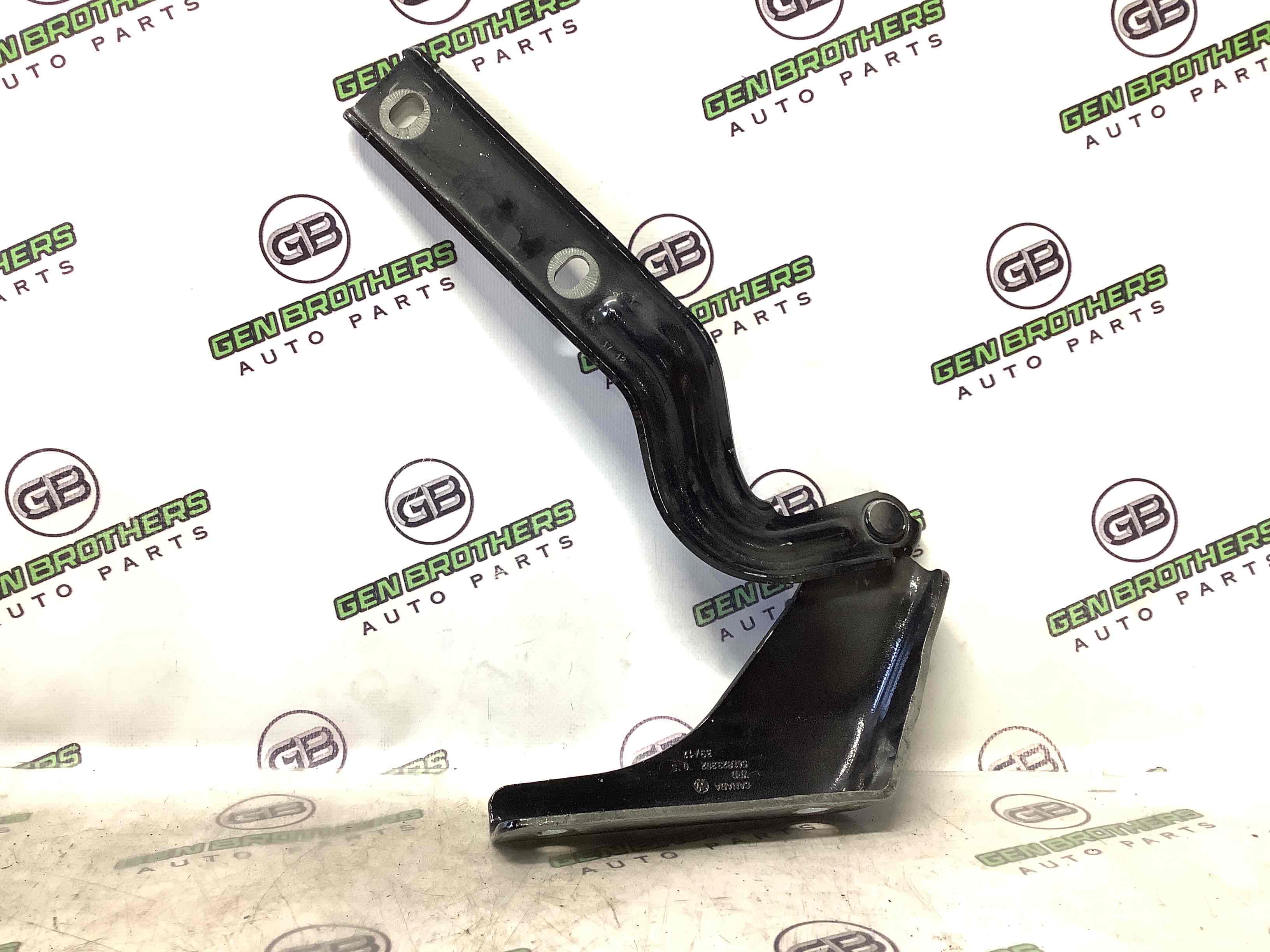 Петля капота, кронштейн капота