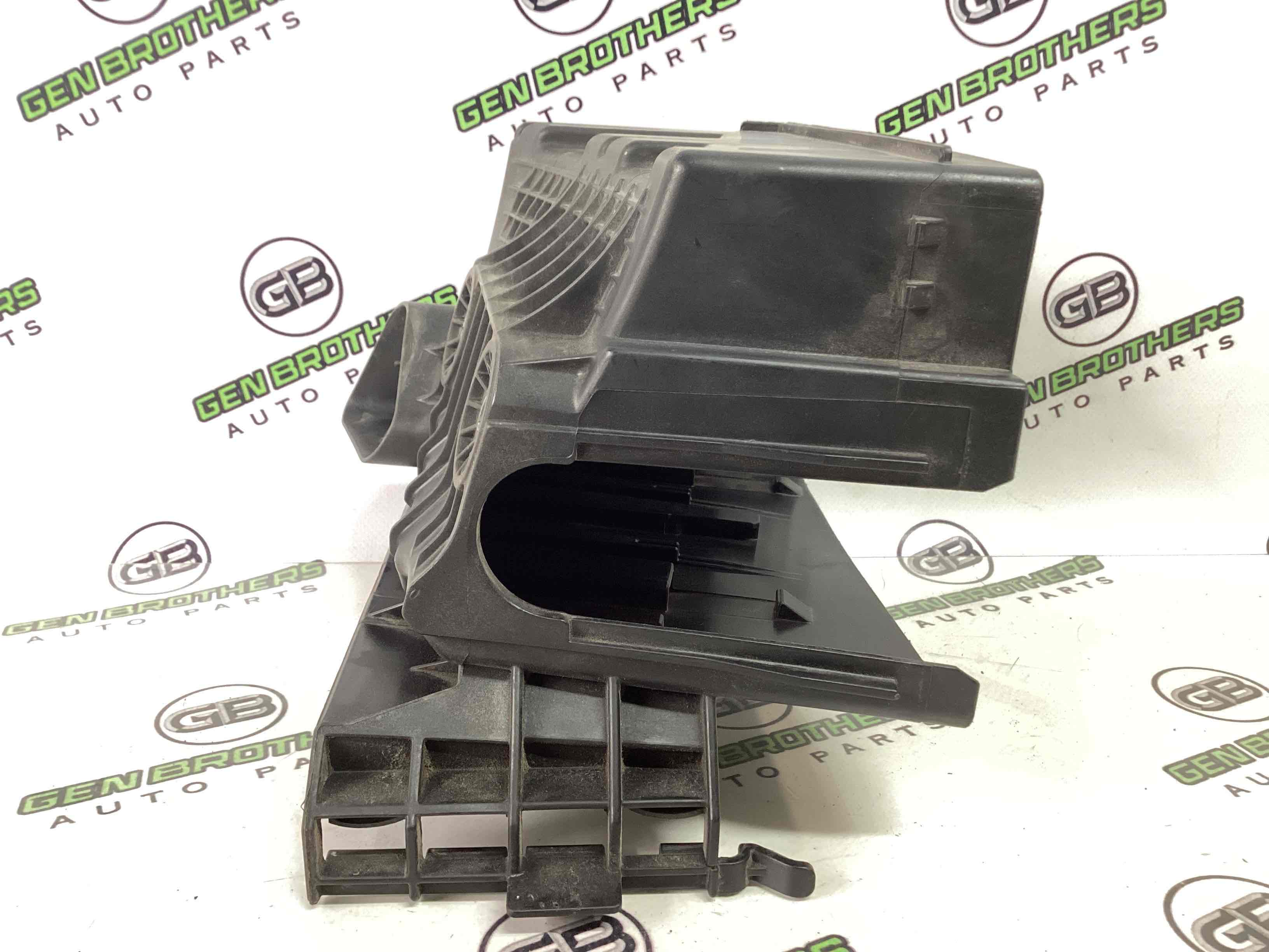 Кришка корпус блоку запобіжників