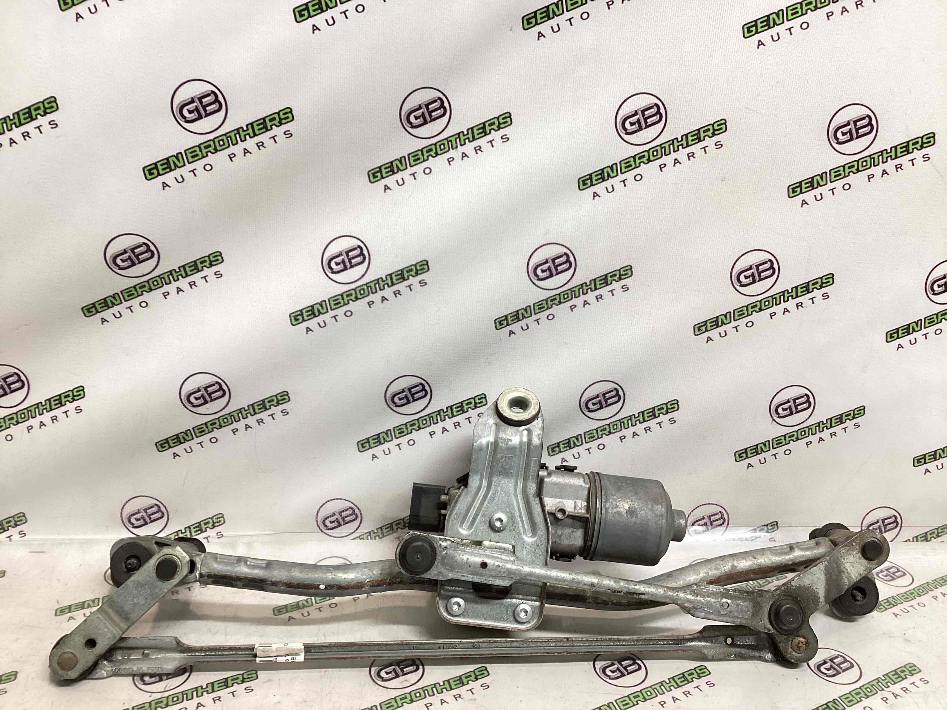 Механізм склоочисника, трапеція двірників