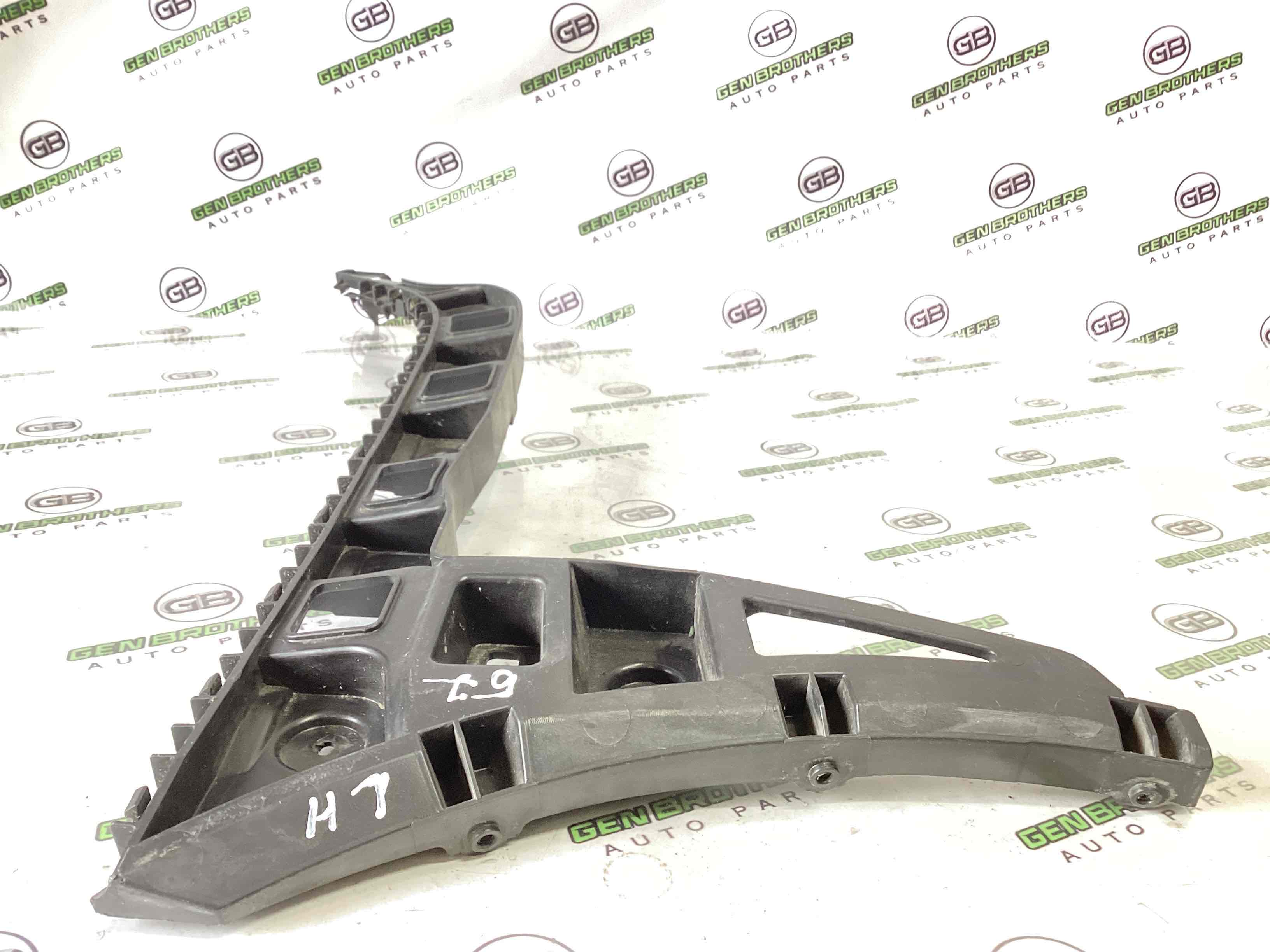 Кріплення заднього бампера ліве