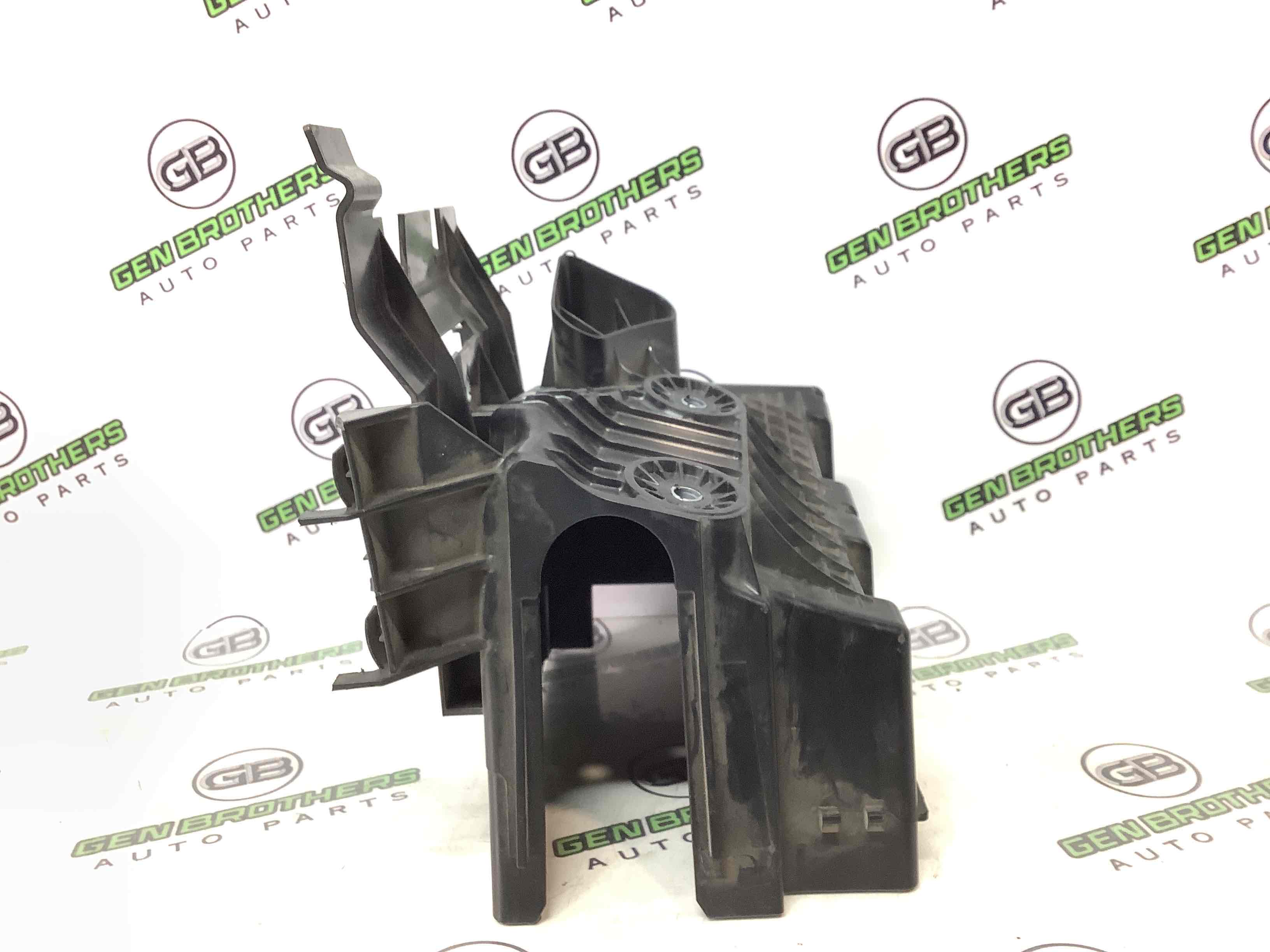 Кришка корпус блоку запобіжників