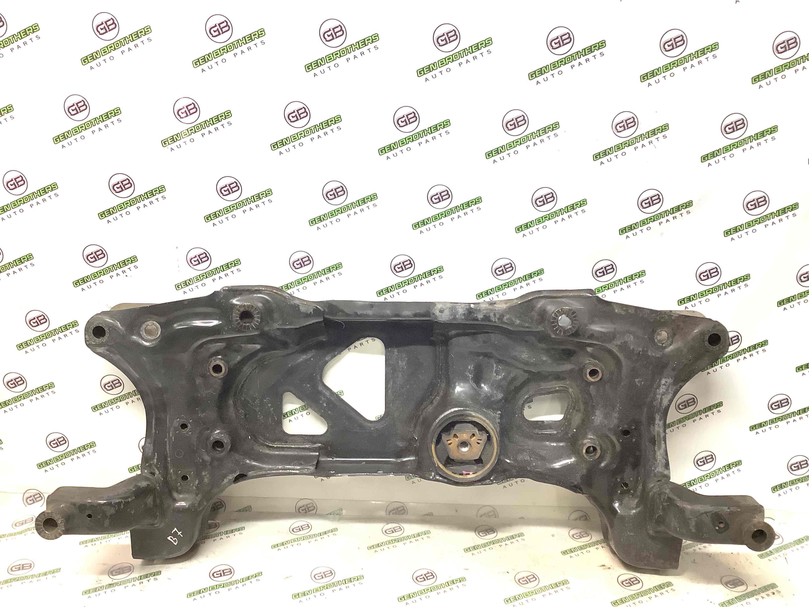 Балка підвіски передня підрамник