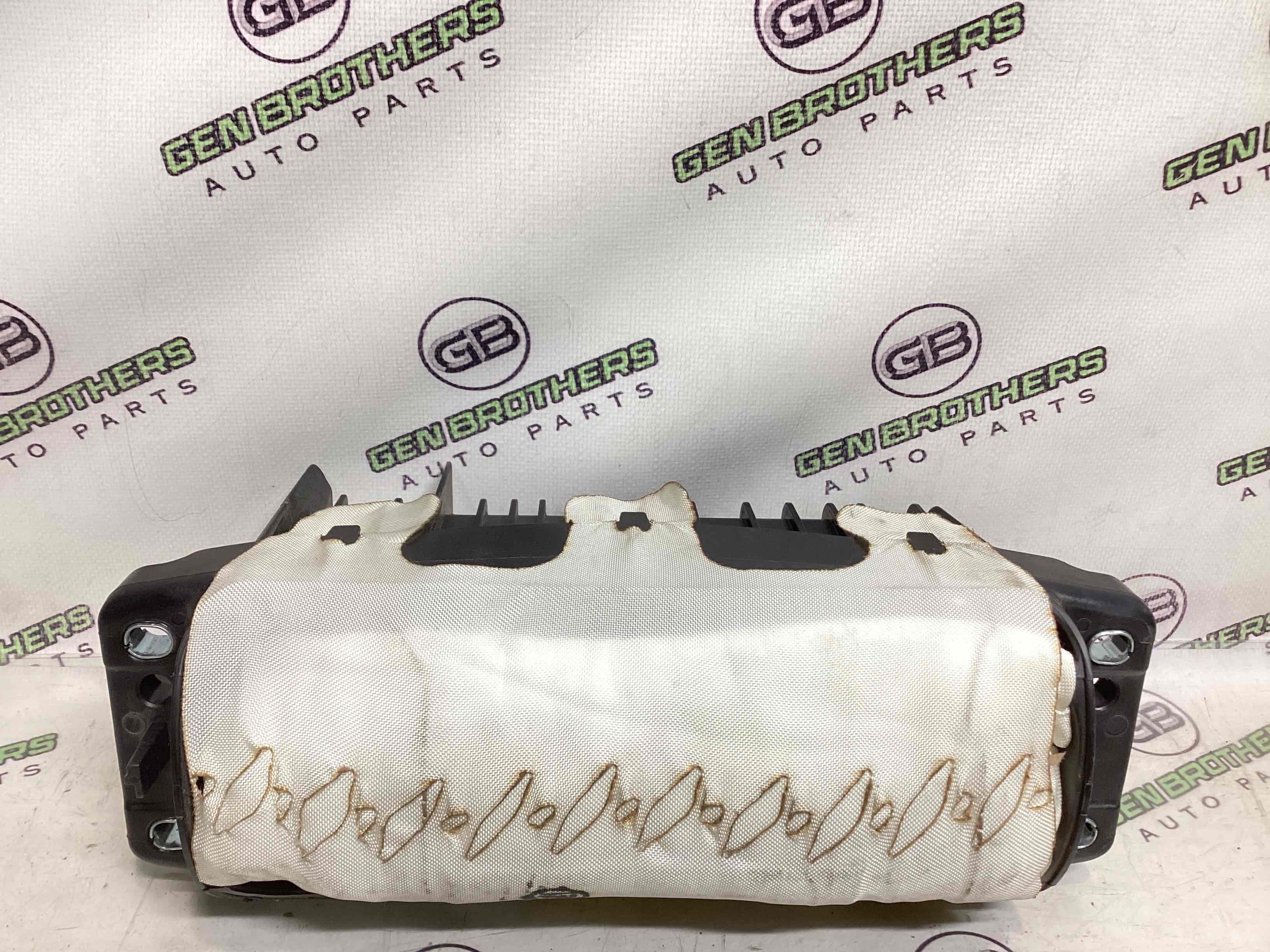 Подушка безпеки пасажира торпедо