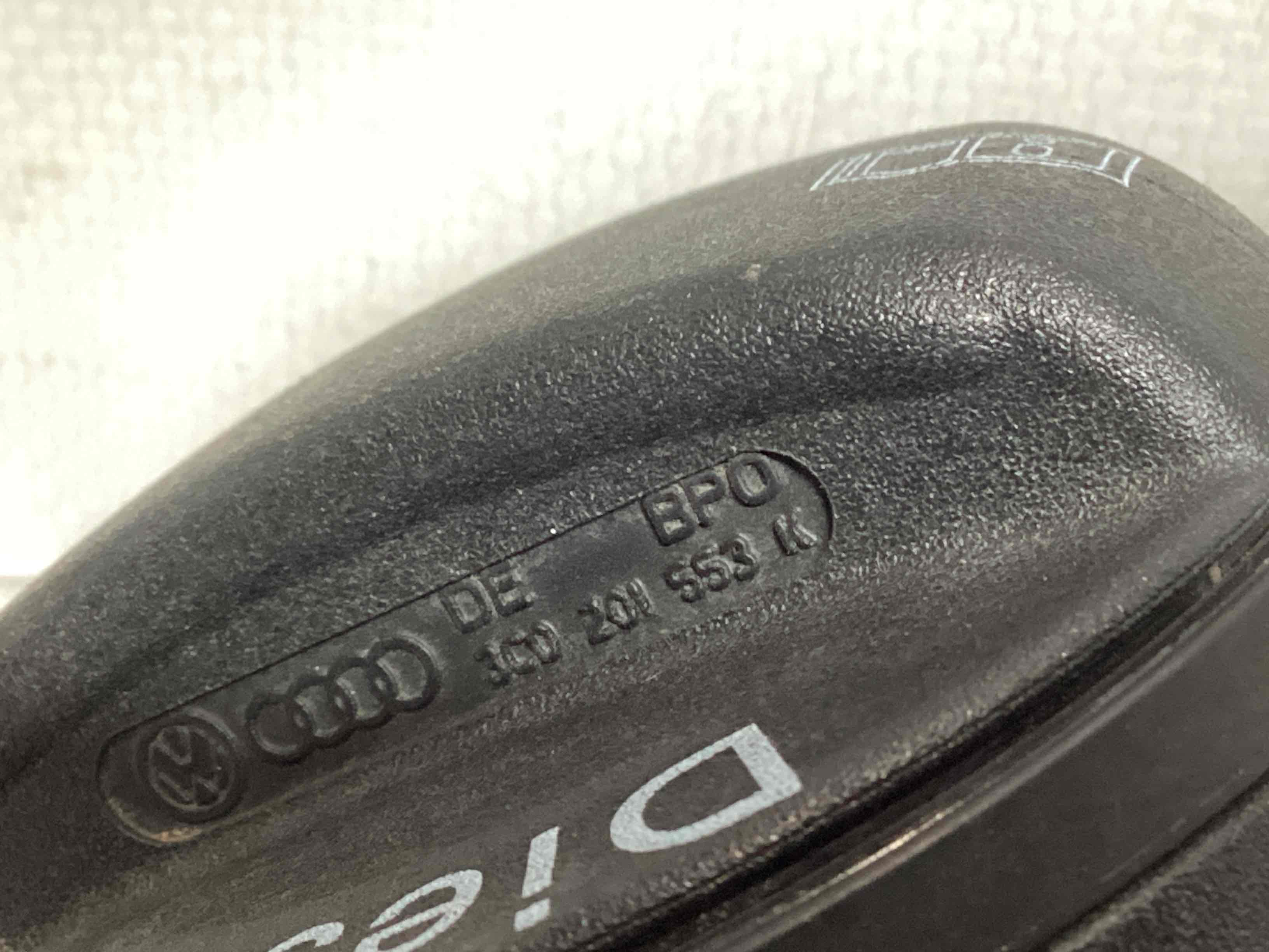 Корок бака, кришка заливної горловини, дотяжка