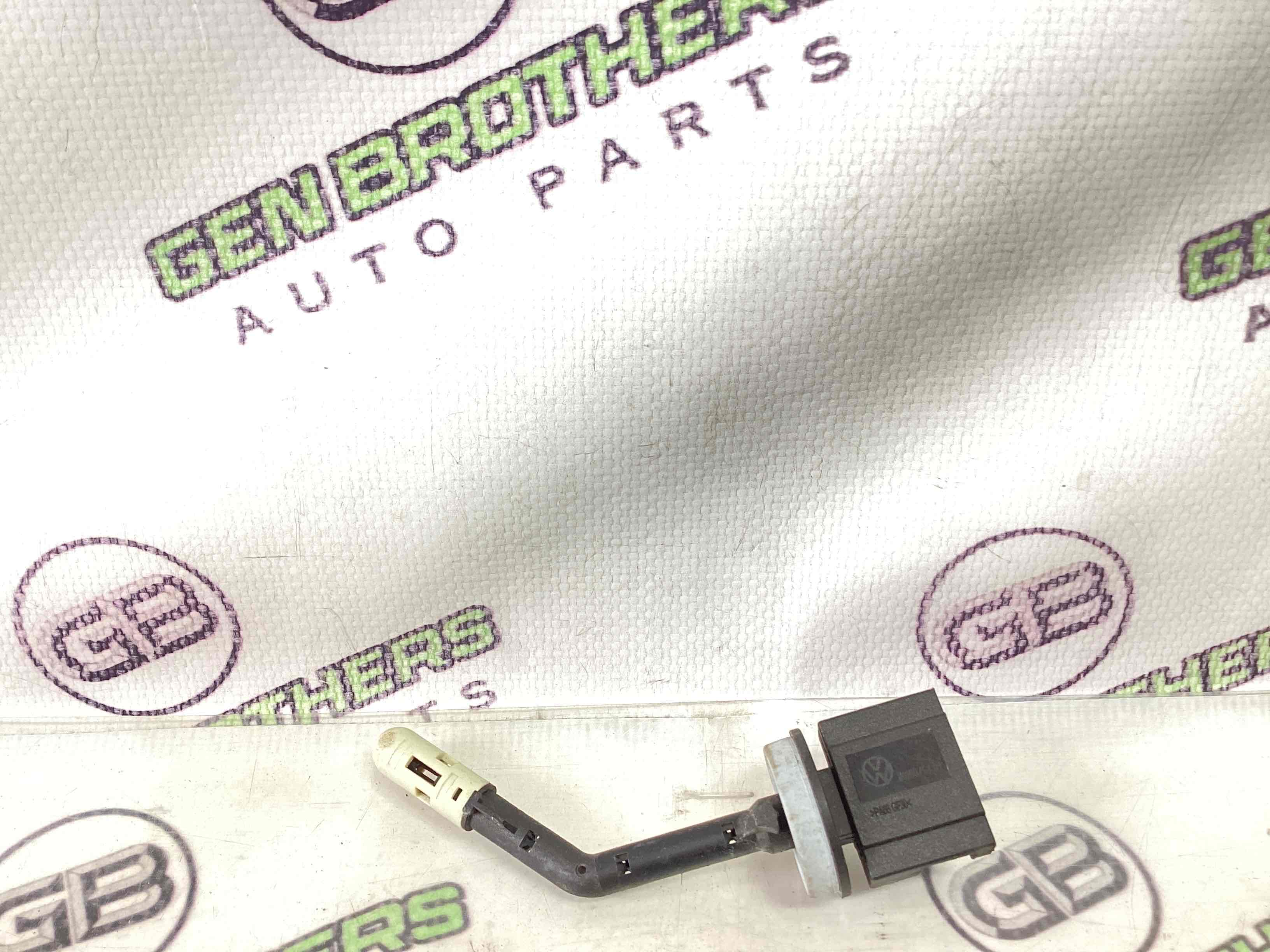 Датчик температури повітря у салоні