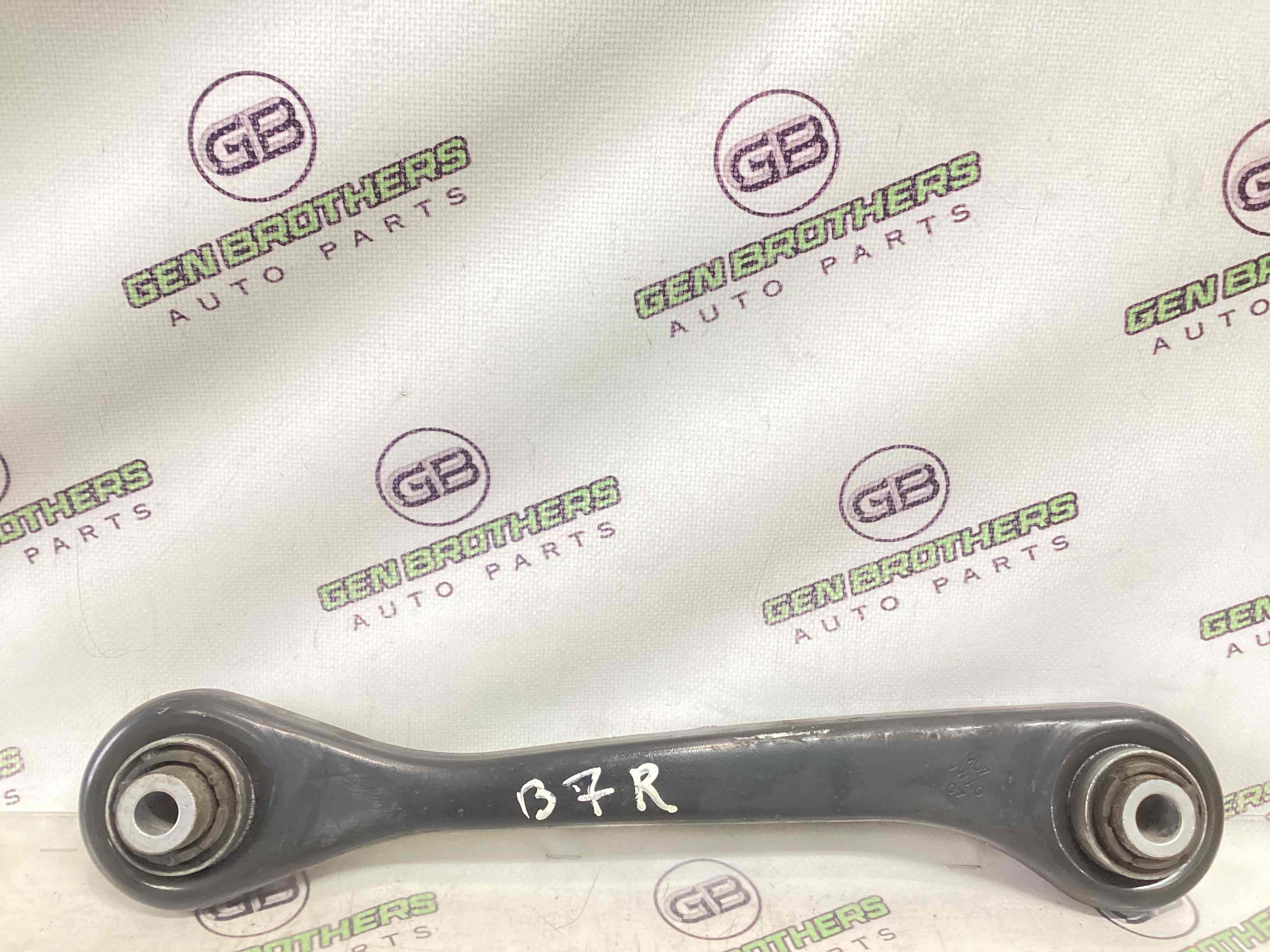 Важіль задній правий