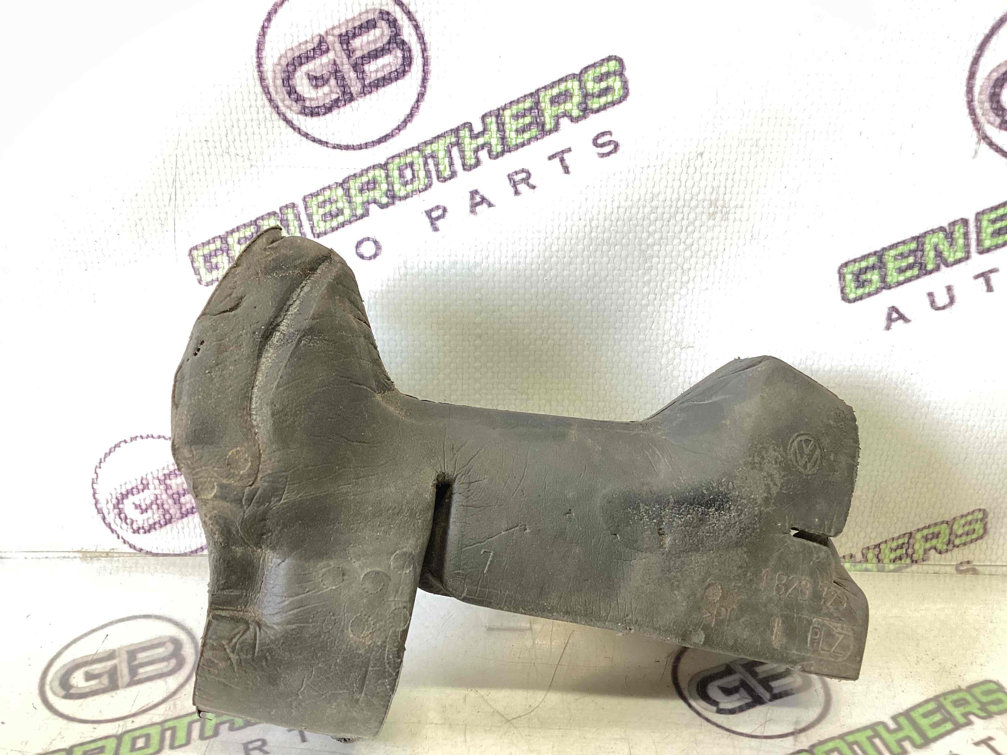 Ущільнювач капота, ізолятор, шуба