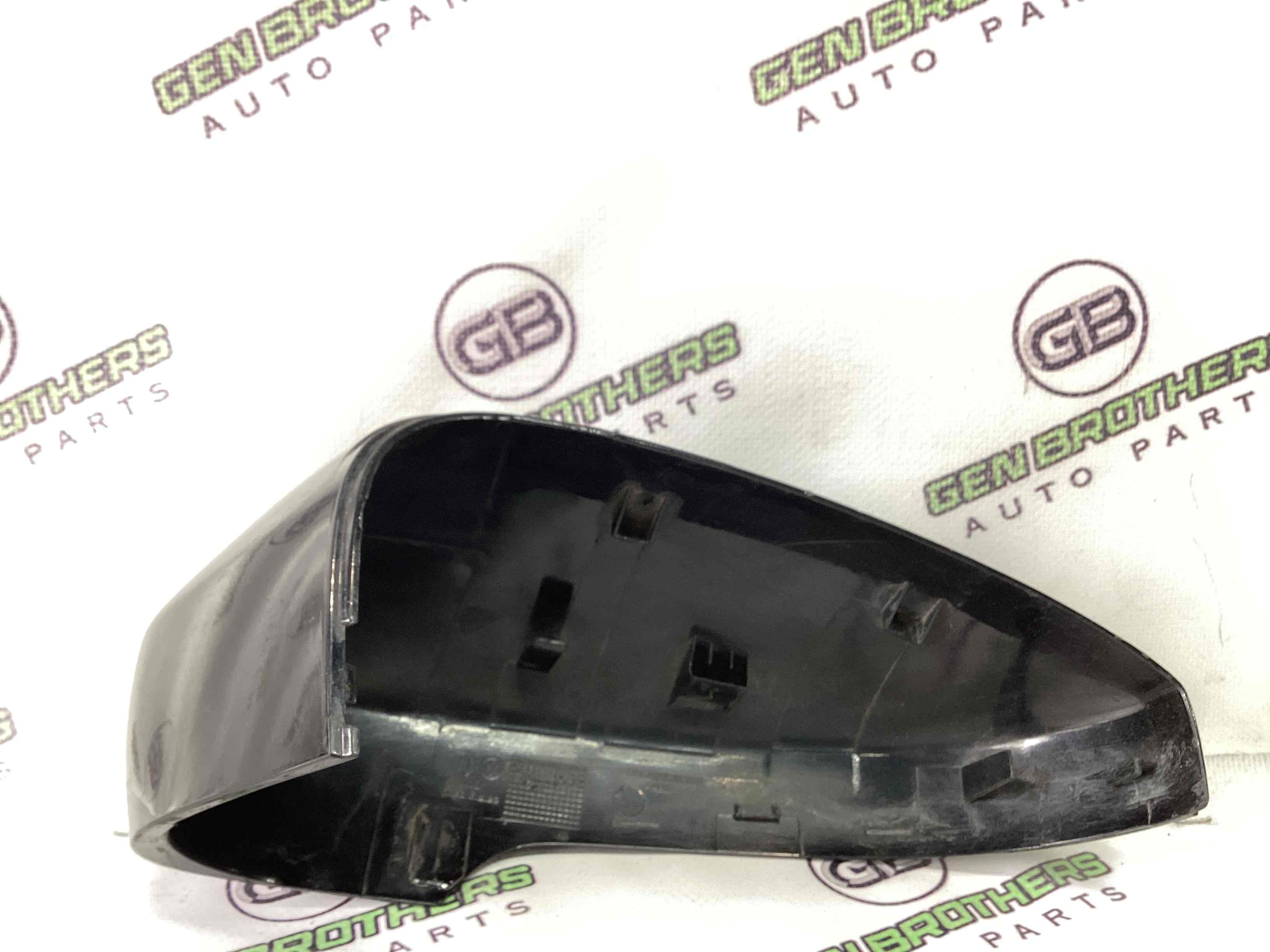 Дзеркало зовнішнє праве