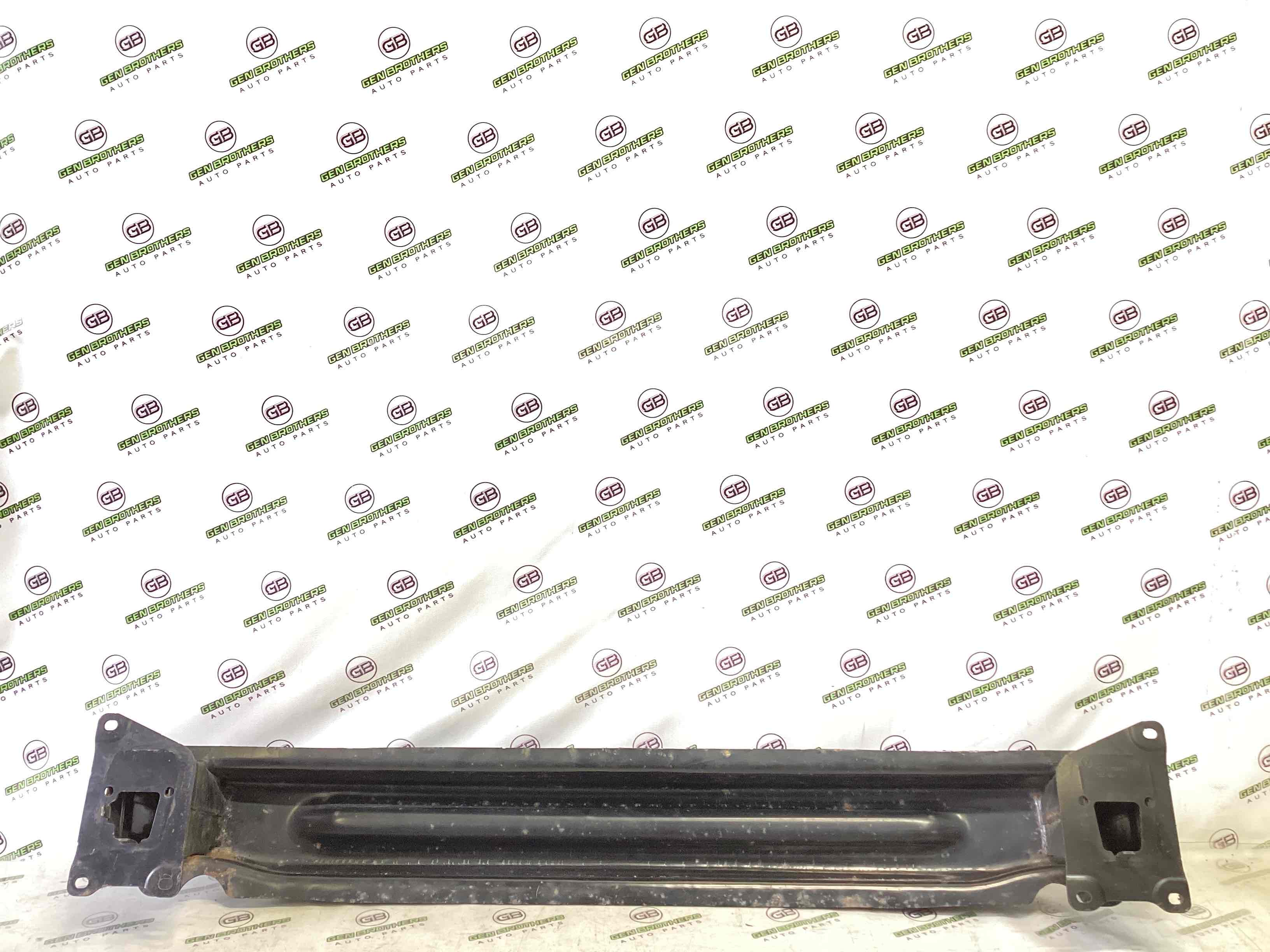 Підсилювач бампера заднього