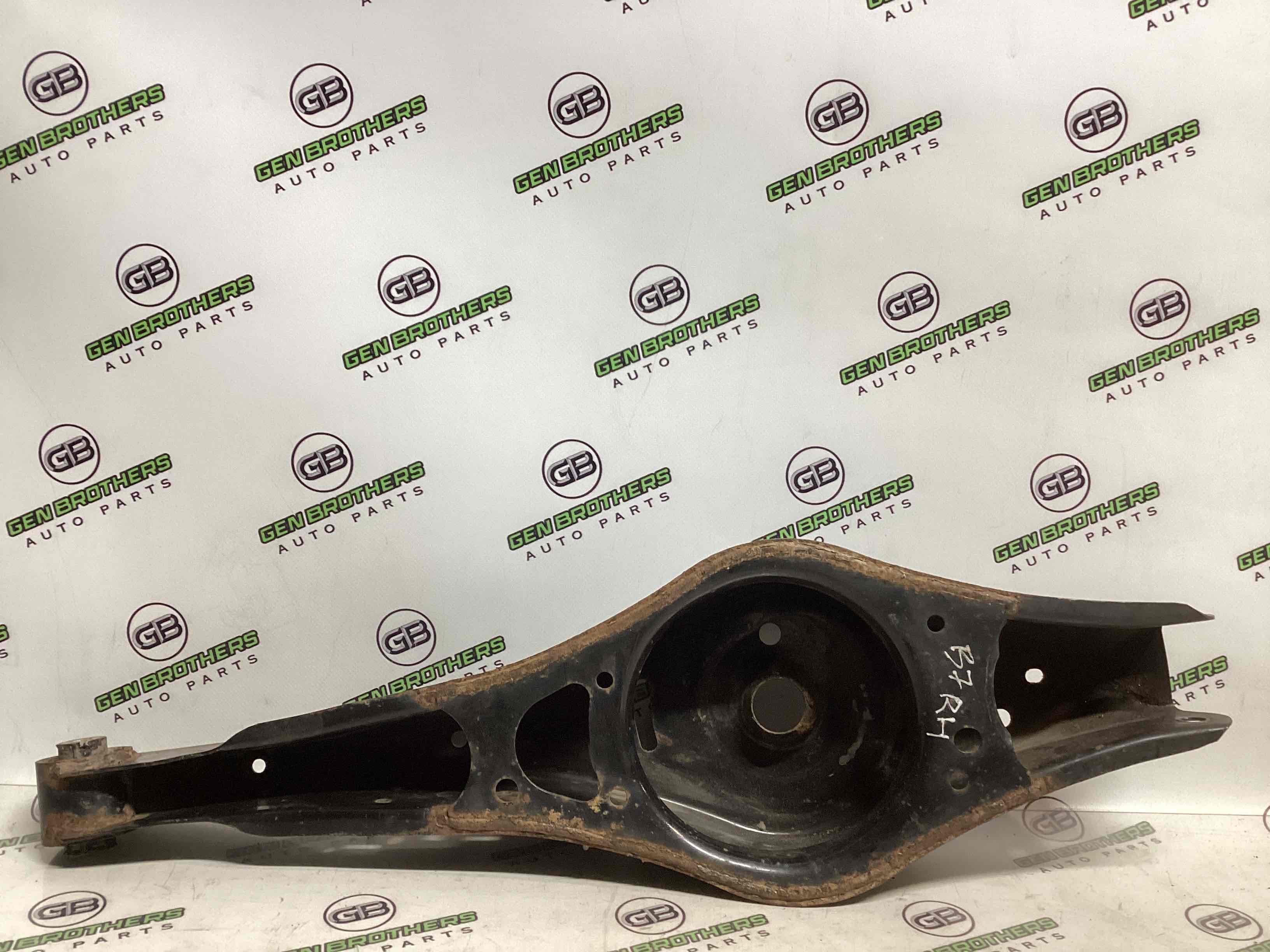 Важіль задній правий