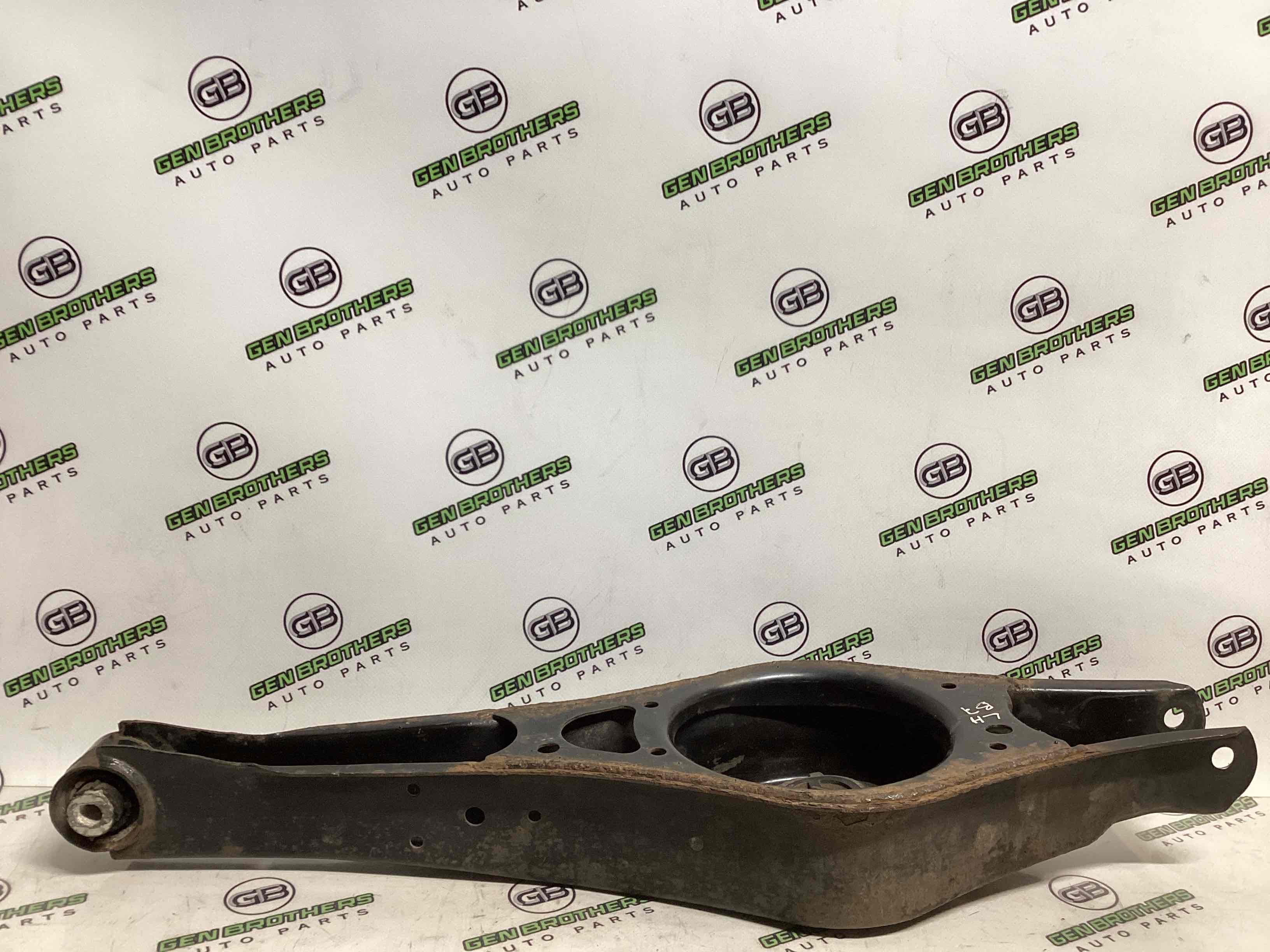 Важіль задній лівий