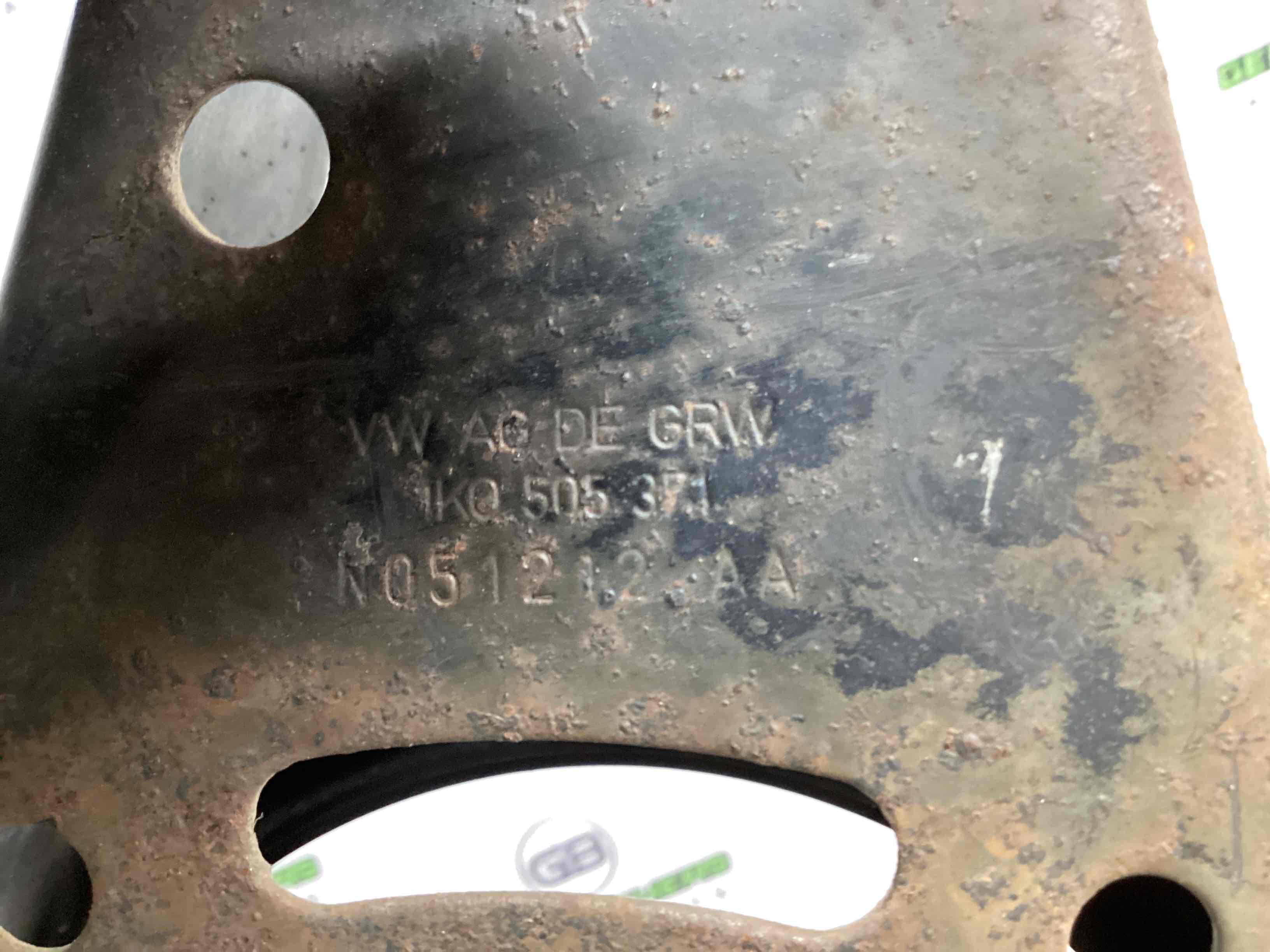 Важіль задній правий