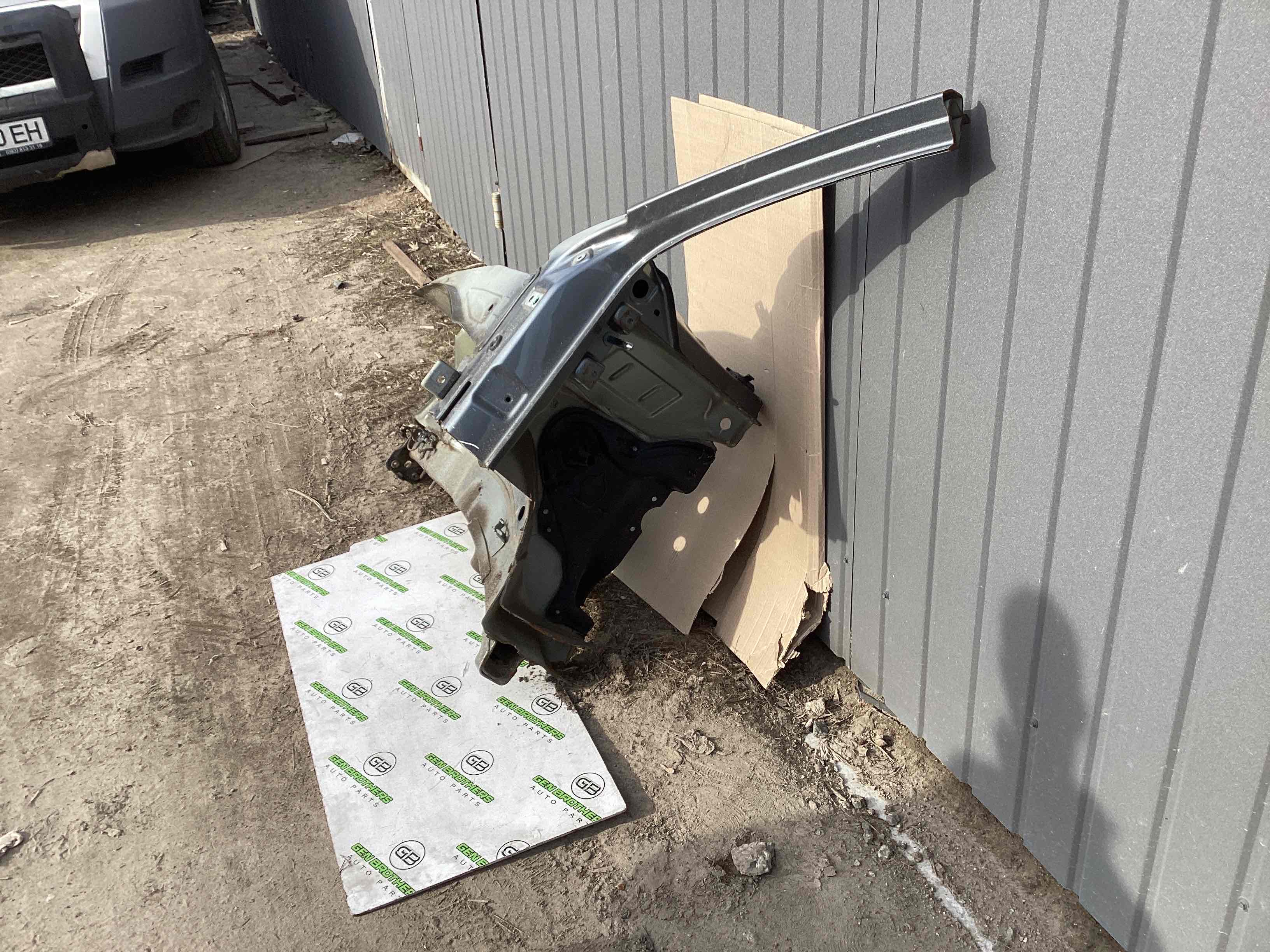 Чверть передня ліва