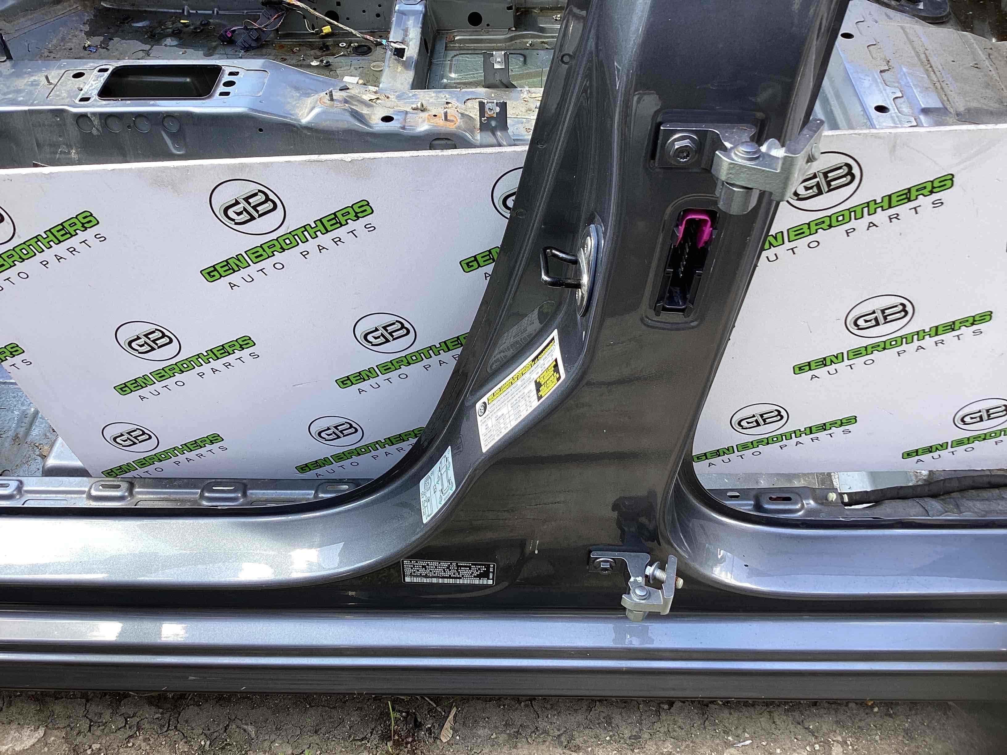 Стійки кузова та пороги