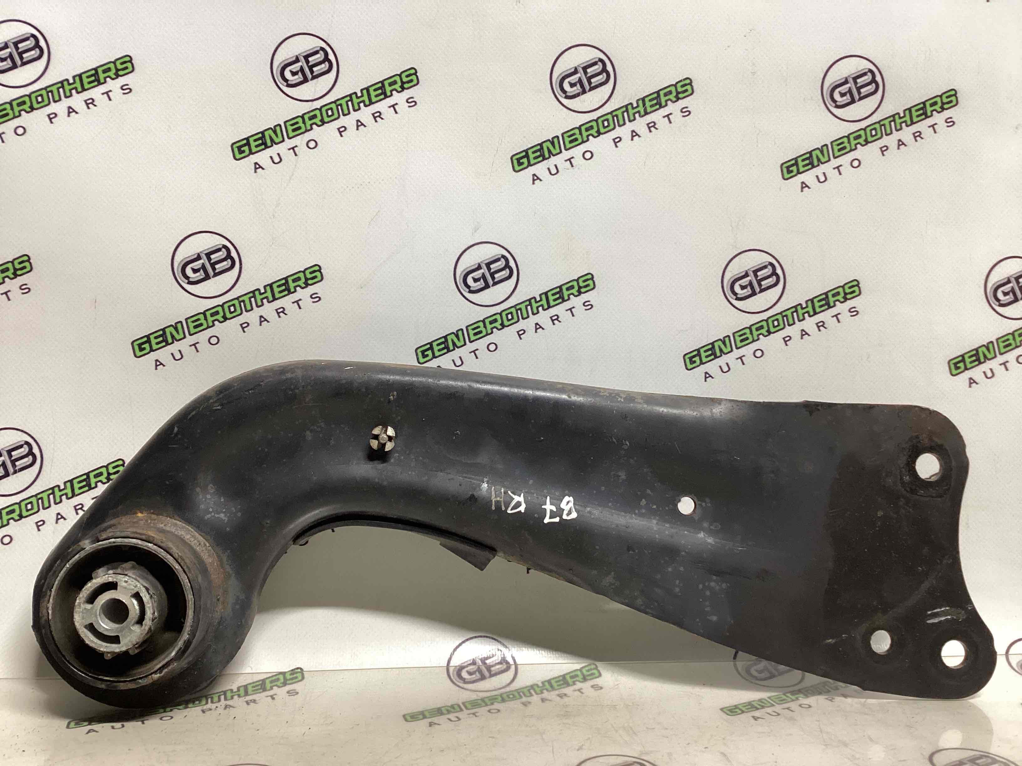 Важіль задній правий