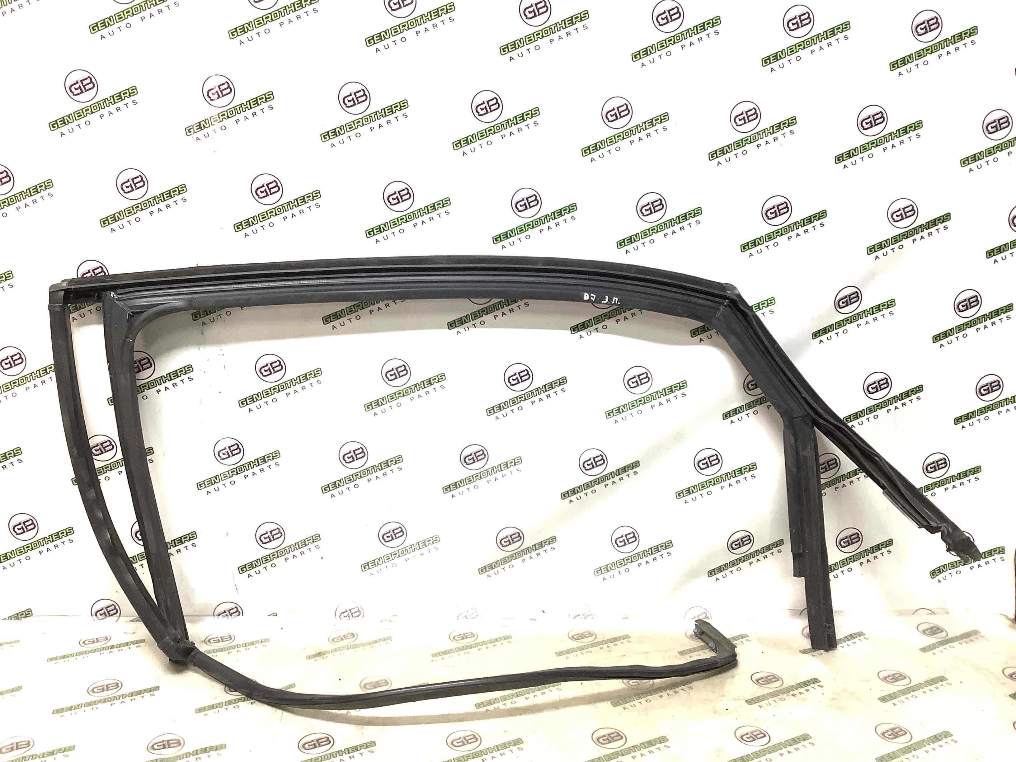 Ущільнювач скла, двері