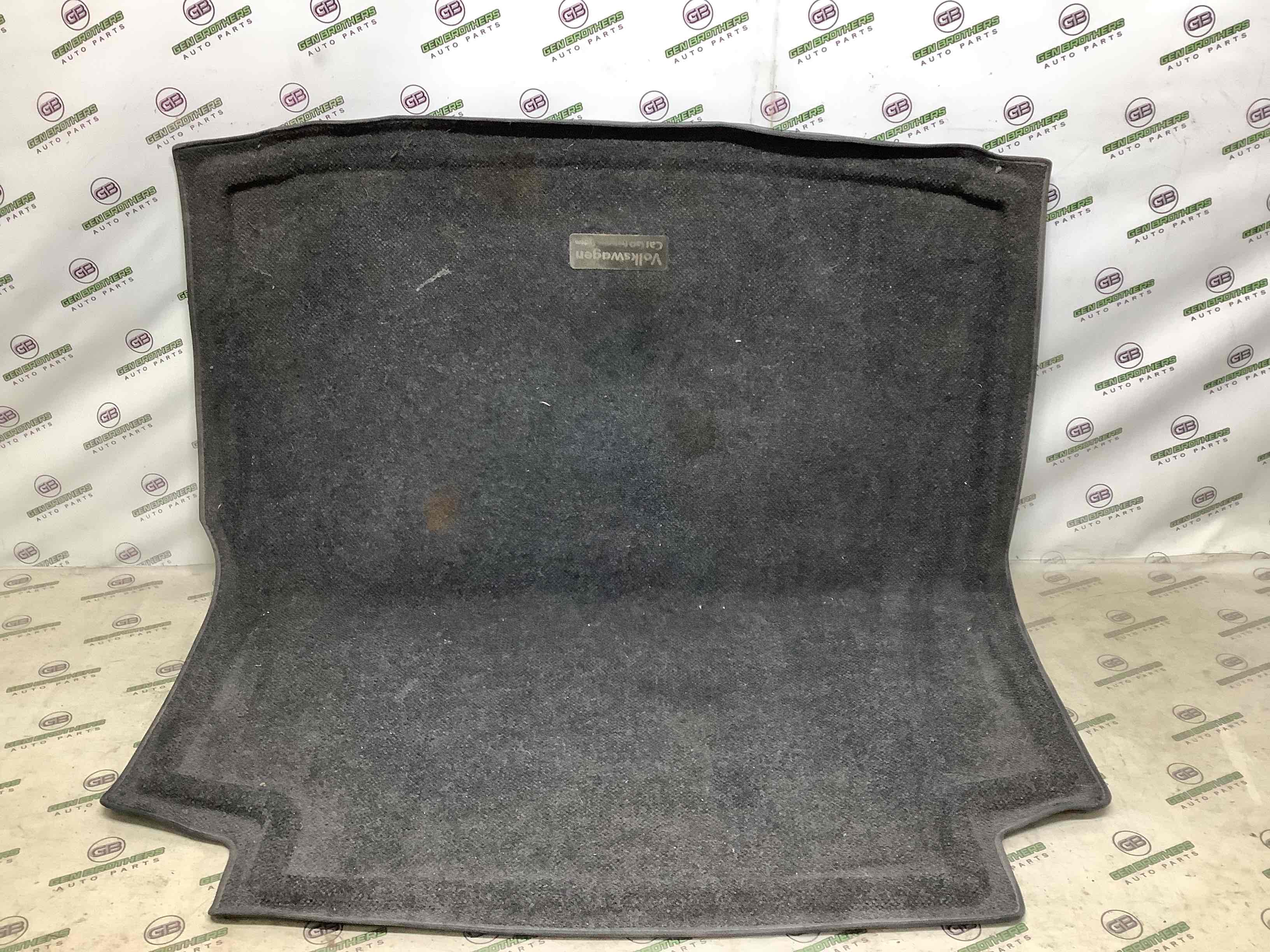 Підлогове покриття багажника, полиця багажника