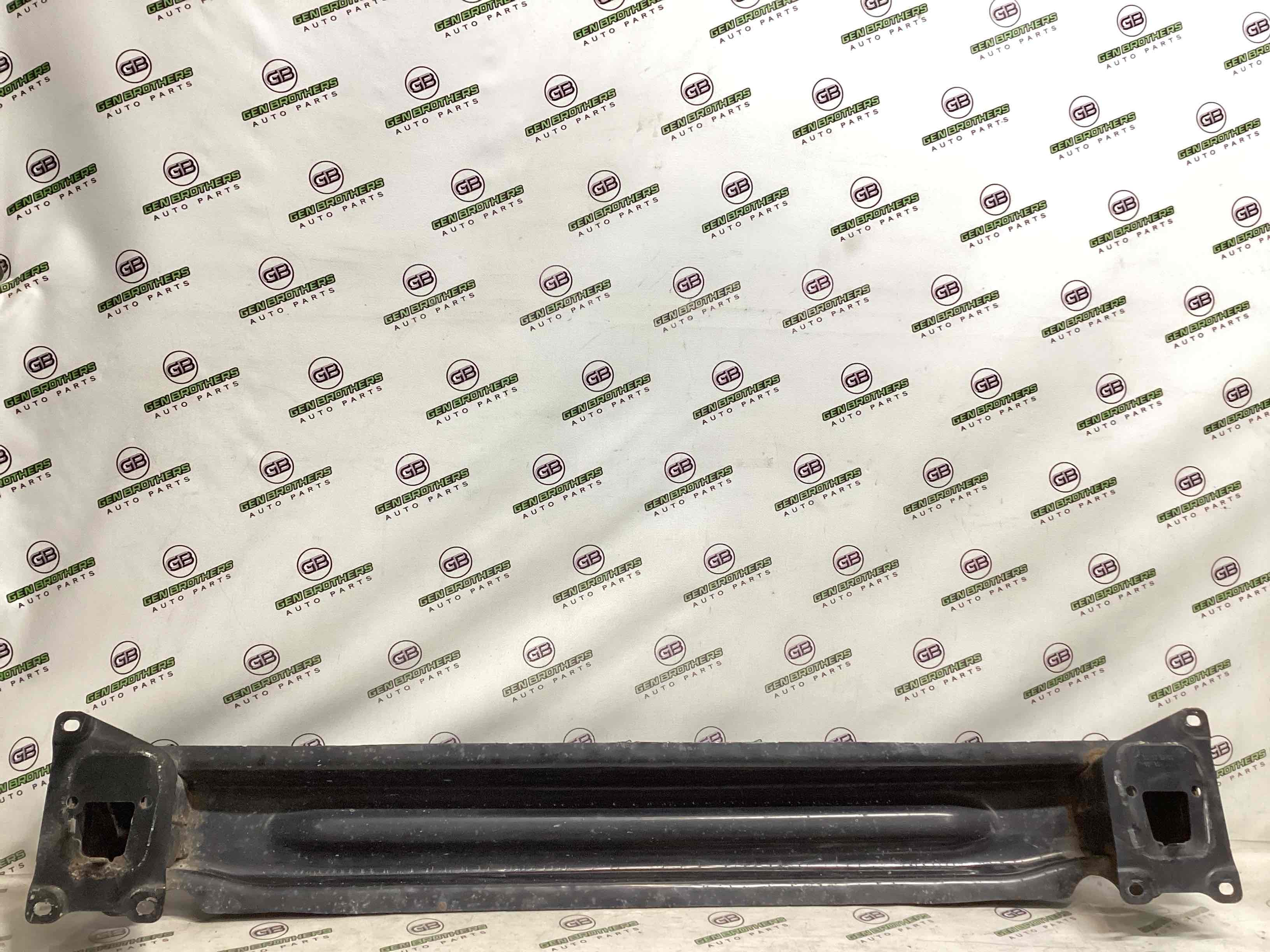 Підсилювач бампера заднього