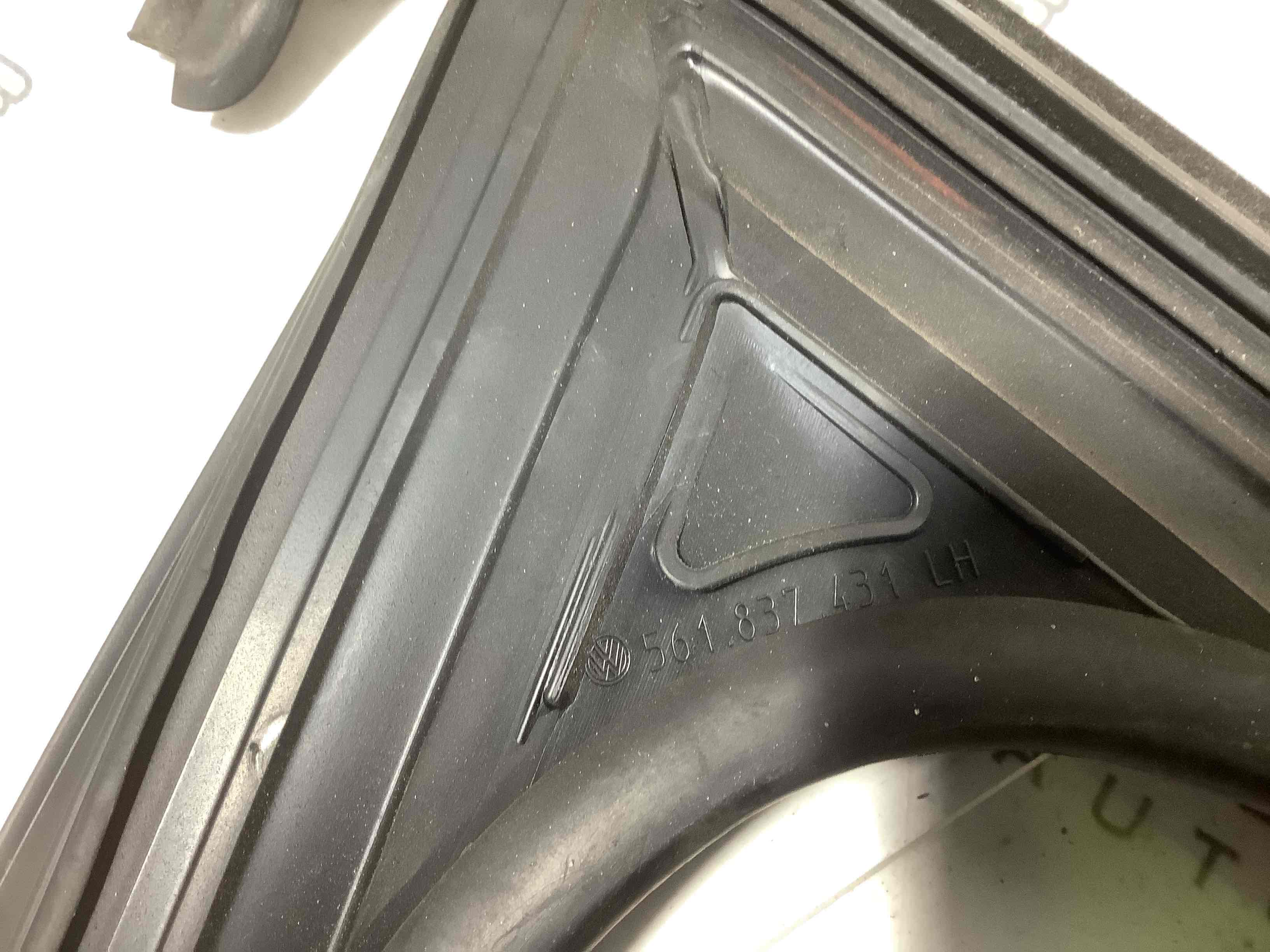 Ущільнювач скла, двері