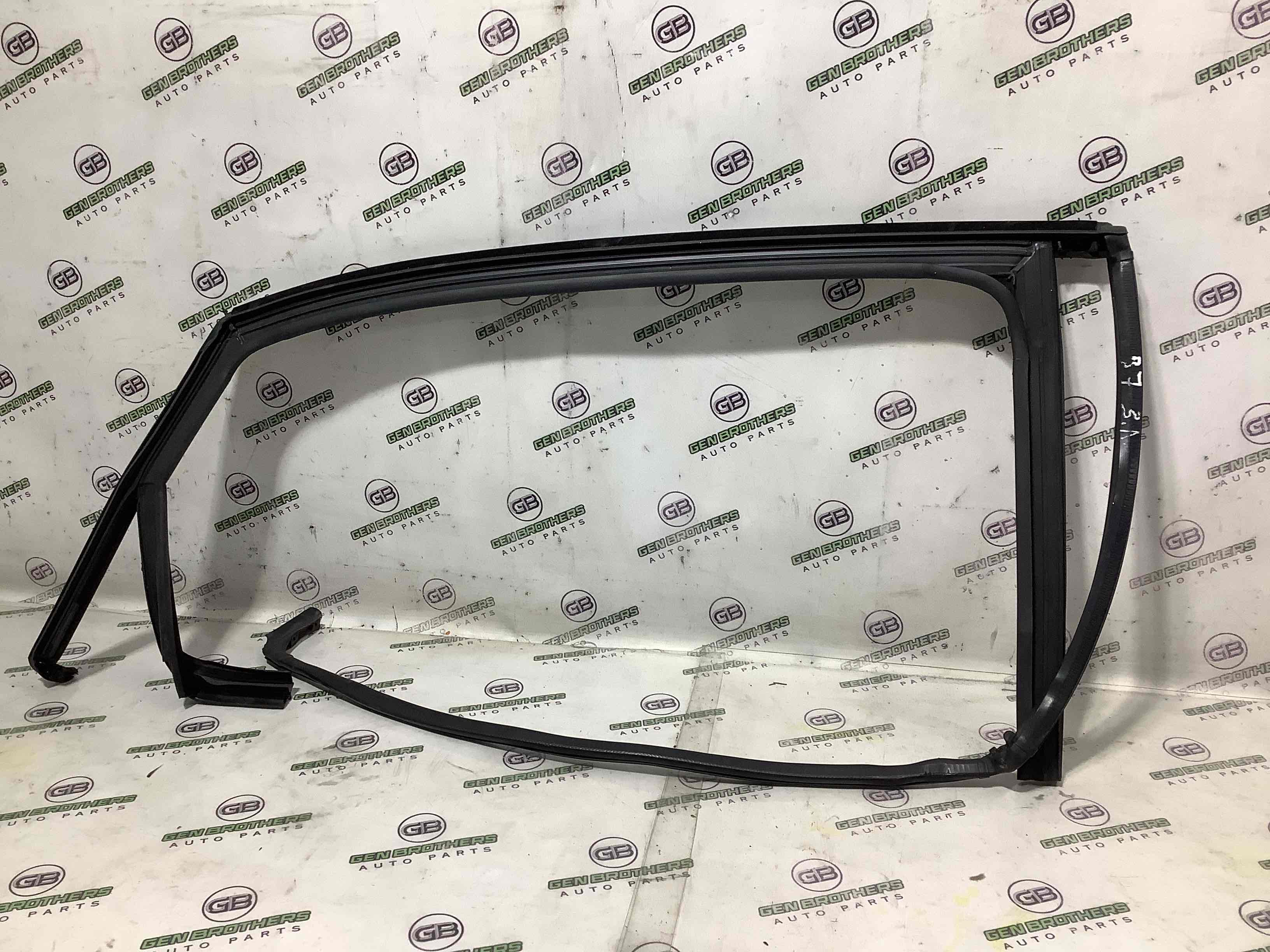 Ущільнювач скла, двері