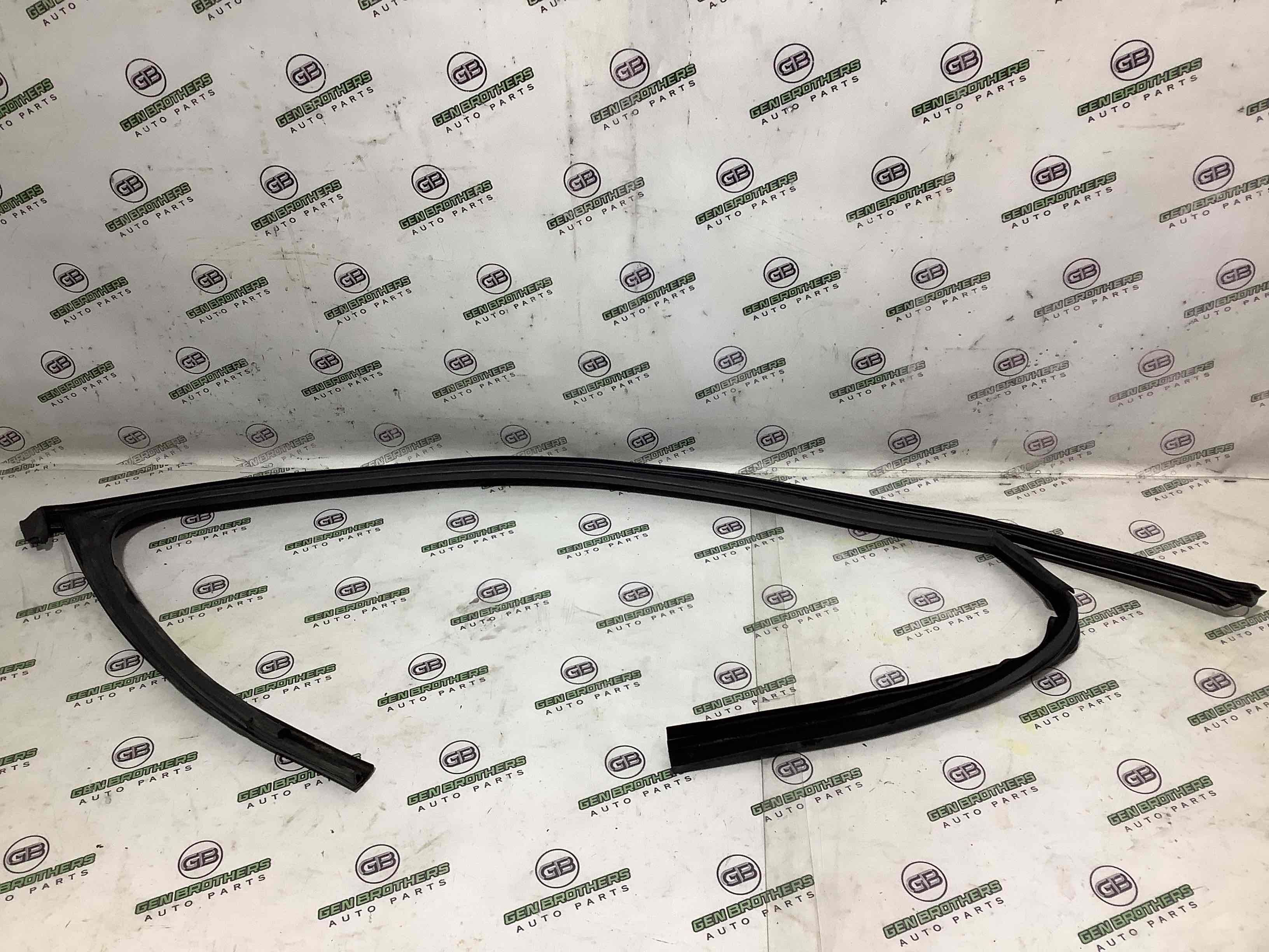 Ущільнювач скла, двері