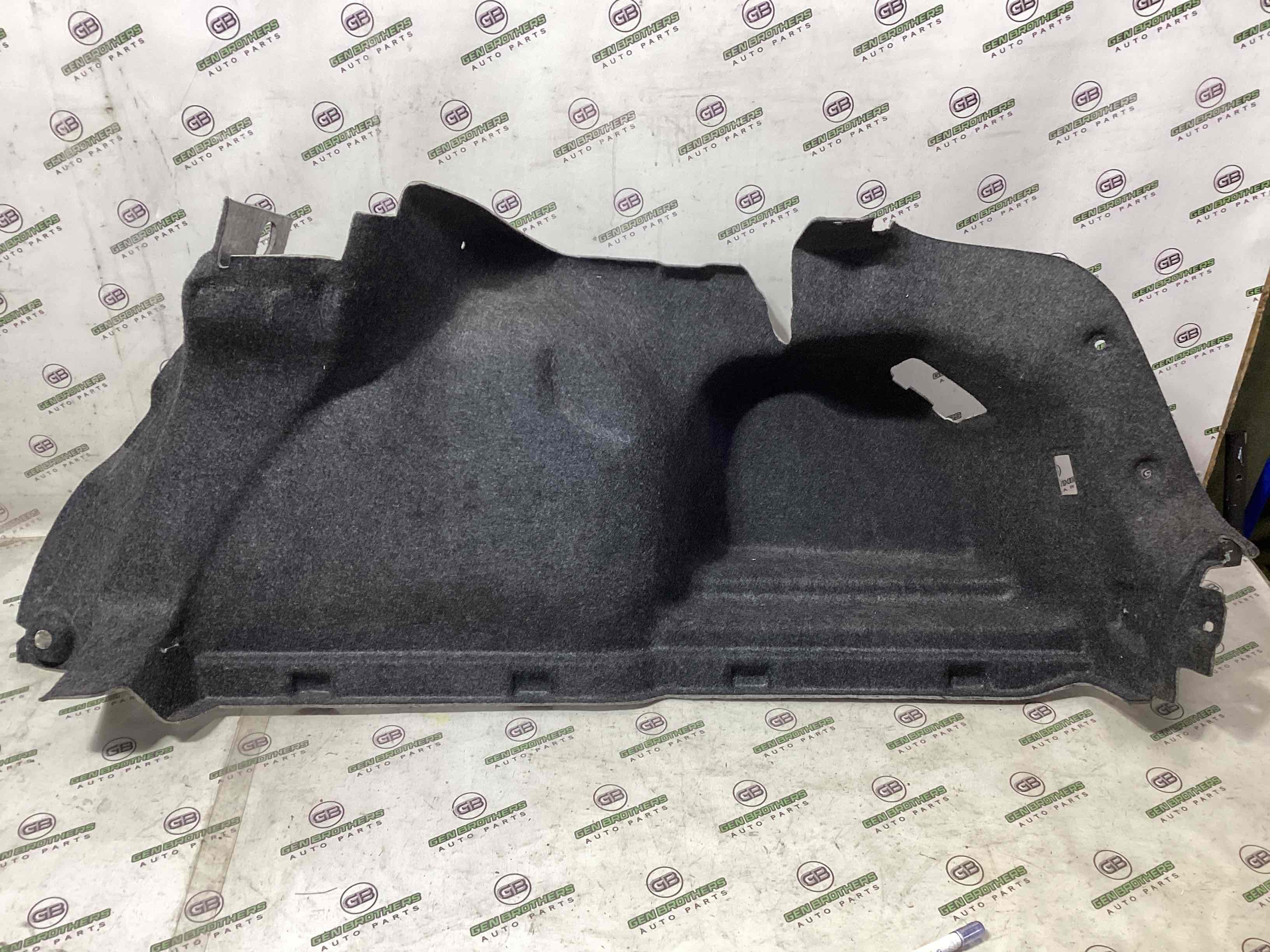 Елементи оздоблення багажника