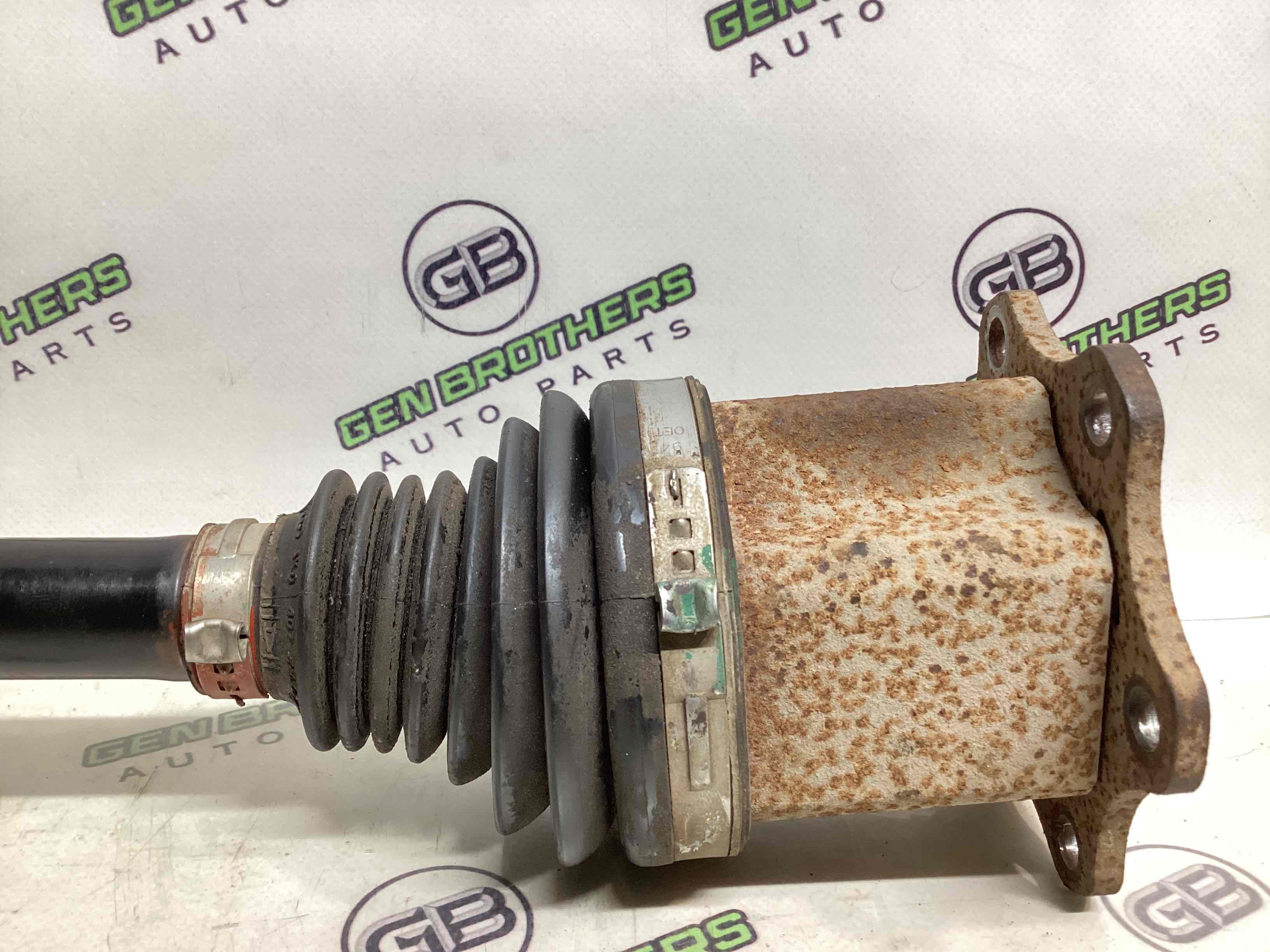 Піввісь передня ліва привідний вал, ШРУС