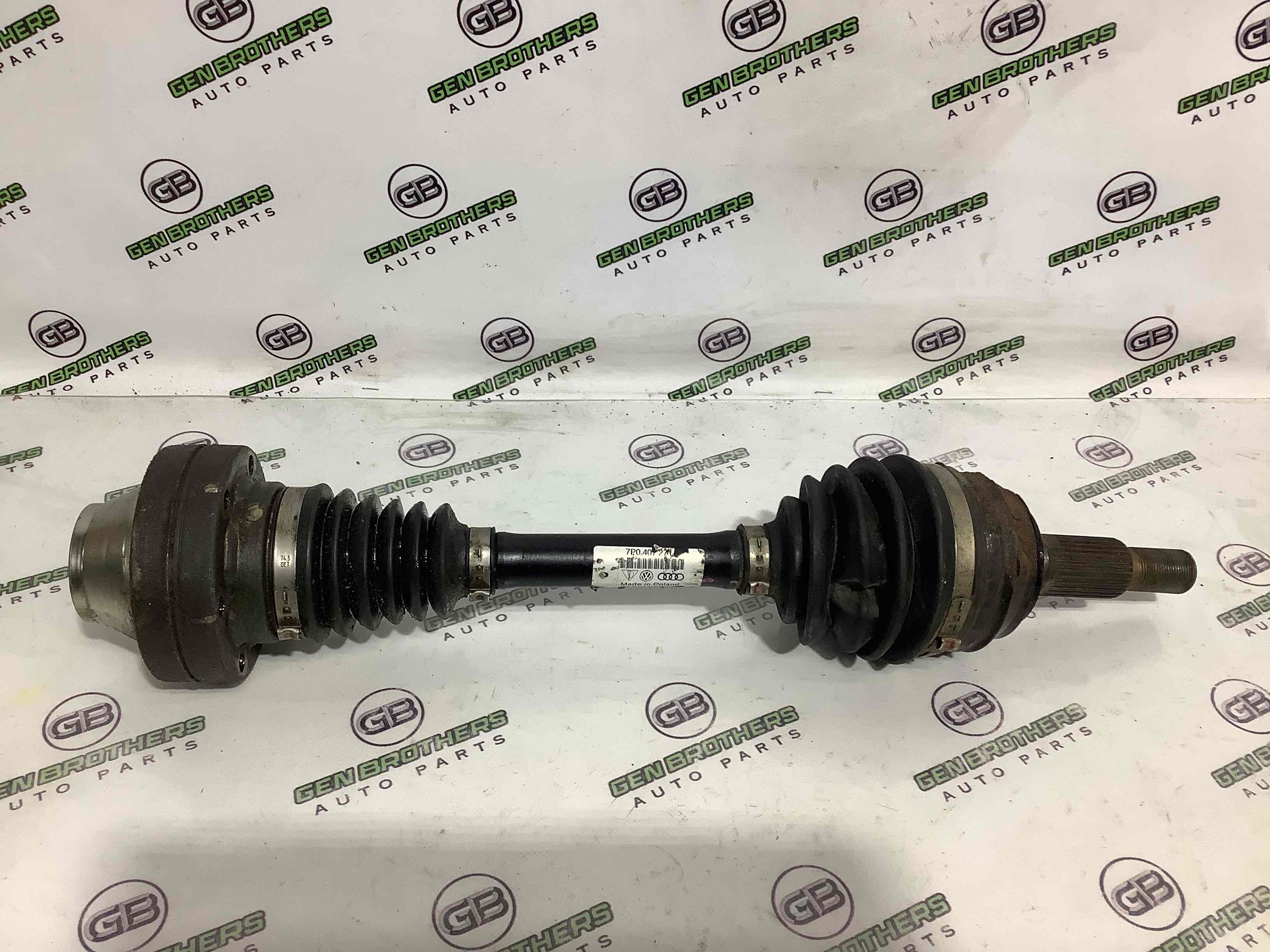 Піввісь передня права (привідний вал, ШРУС)