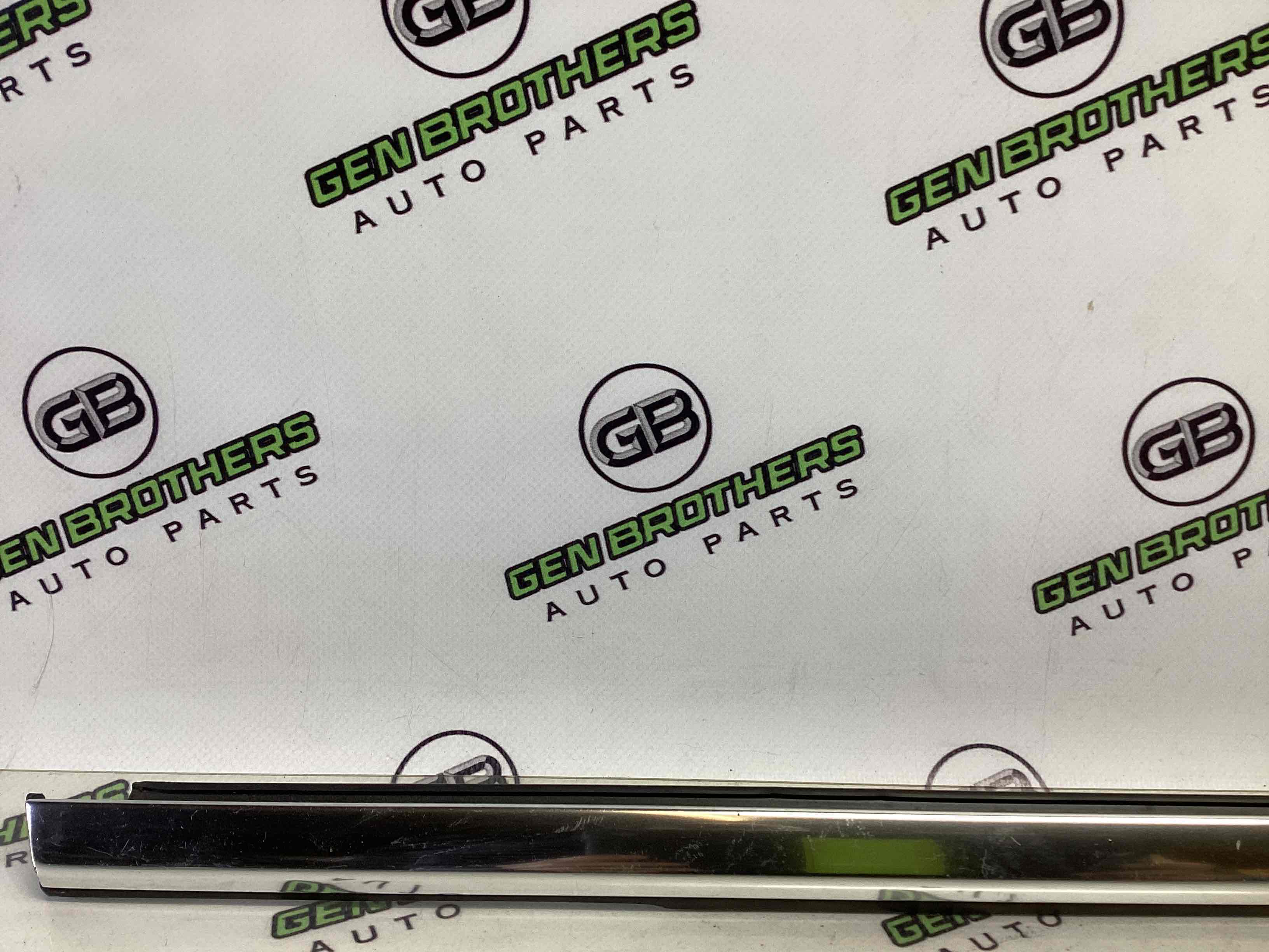 Молдинг двері задньої лівої